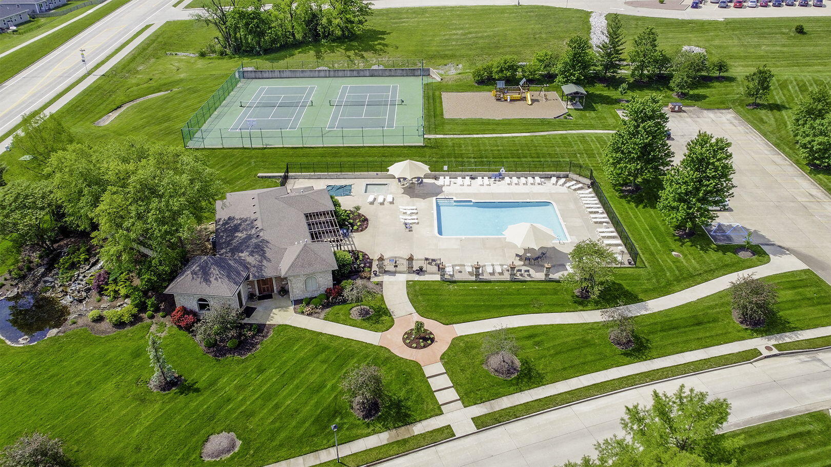 COLUMBIA, Missouri, 65203, United States, 5 Bedrooms Bedrooms, ,4 BathroomsBathrooms,Residential,For Sale,1983136