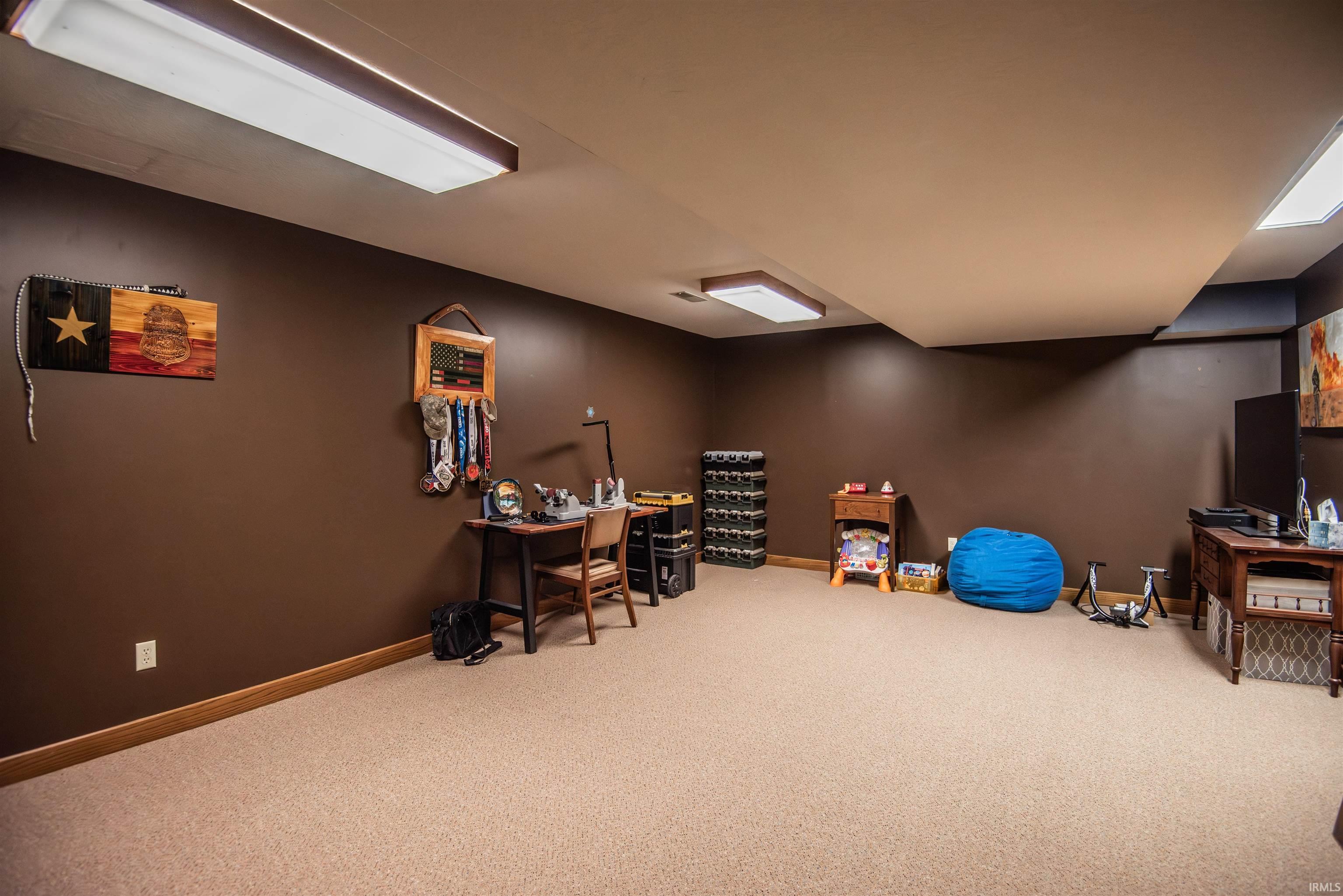 Fort Wayne, Indiana, 46814, United States, 5 Bedrooms Bedrooms, ,4 BathroomsBathrooms,Residential,For Sale,1975635