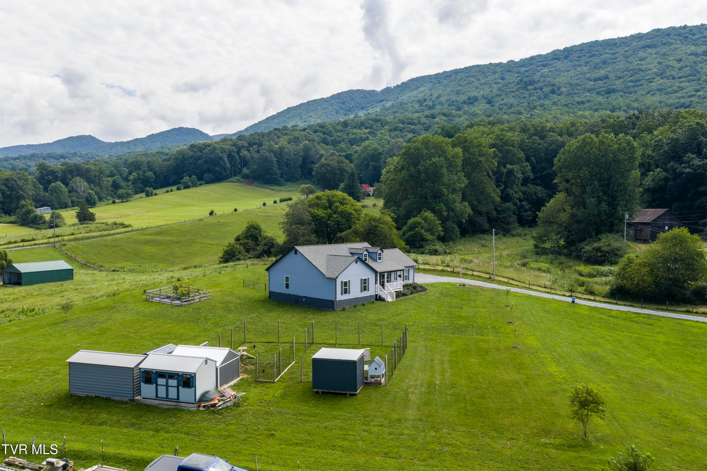 Elizabethton, Tennessee, 37643, United States, 3 Bedrooms Bedrooms, ,2 BathroomsBathrooms,Residential,For Sale,1925509