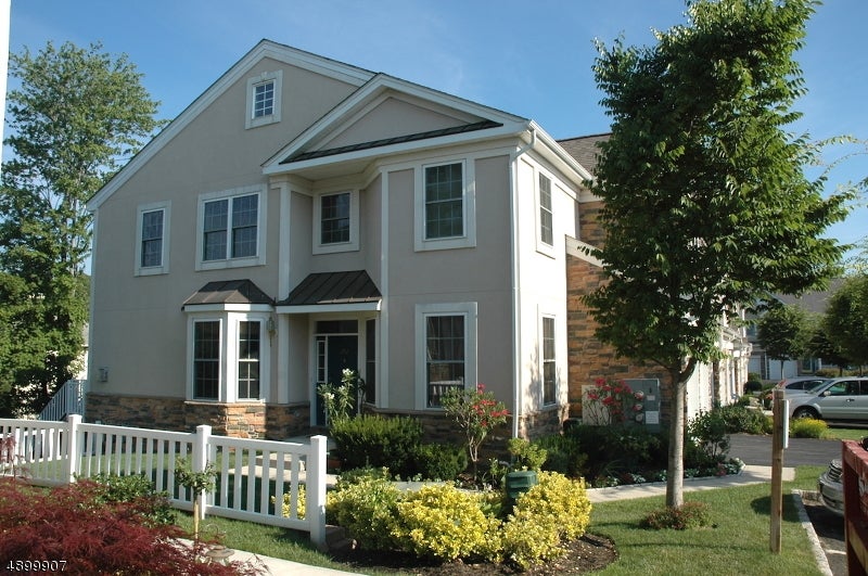 Wayne Twp., New Jersey, 07470, United States, 3 Bedrooms Bedrooms, ,3 BathroomsBathrooms,Residential,For Sale,1943649