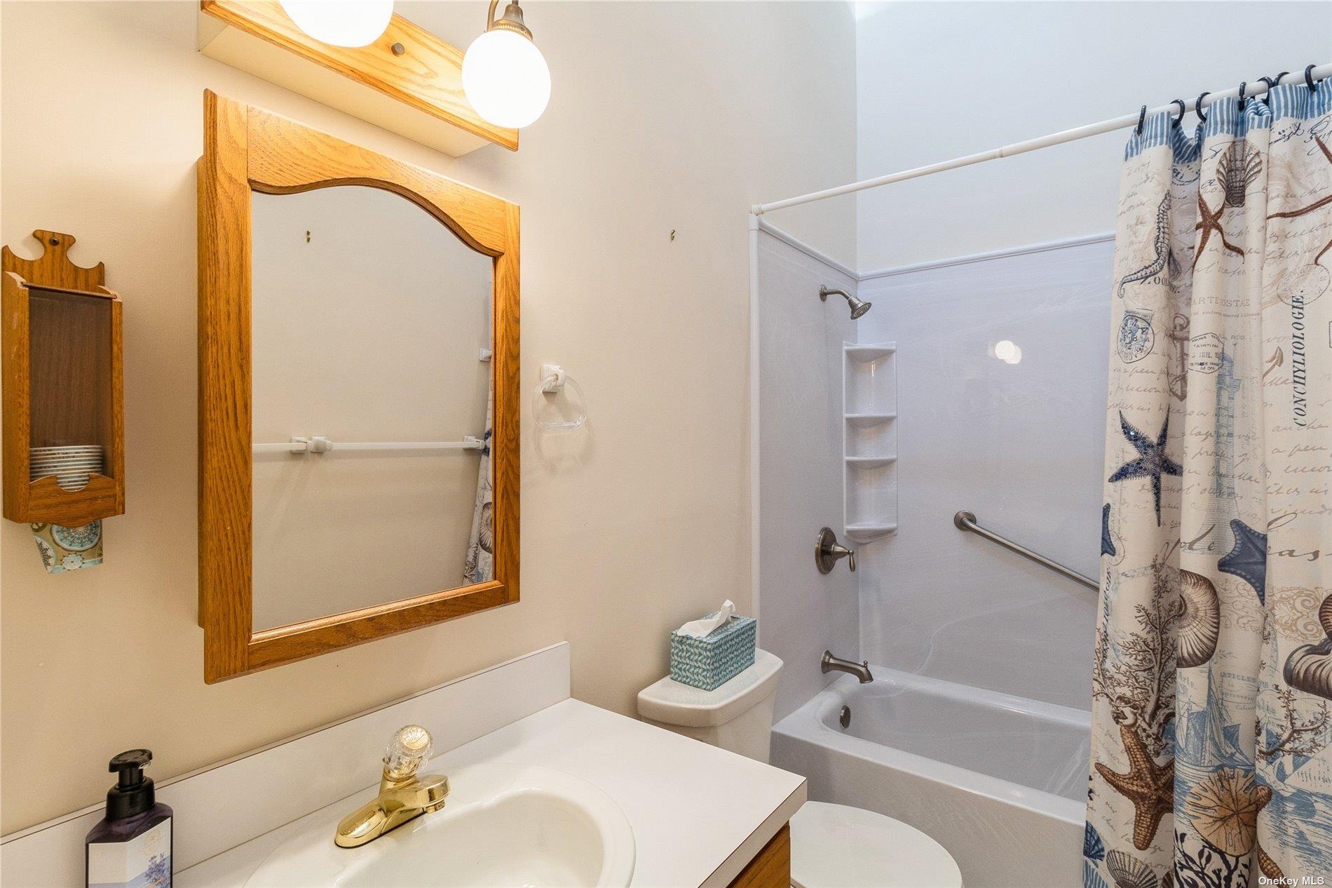1572 Middle Road, Calverton, New York, 11933, United States, 3 Bedrooms Bedrooms, ,3 BathroomsBathrooms,Residential,For Sale,1572 Middle Road,1663464