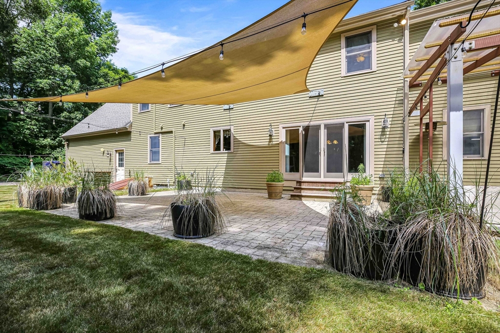 Sutton, Massachusetts, 01590, United States, 3 Bedrooms Bedrooms, ,3 BathroomsBathrooms,Residential,For Sale,1982878