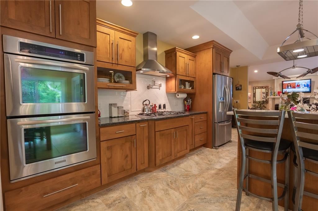 Cranston, Rhode Island, 02921, United States, 3 Bedrooms Bedrooms, ,3 BathroomsBathrooms,Residential,For Sale,1887248