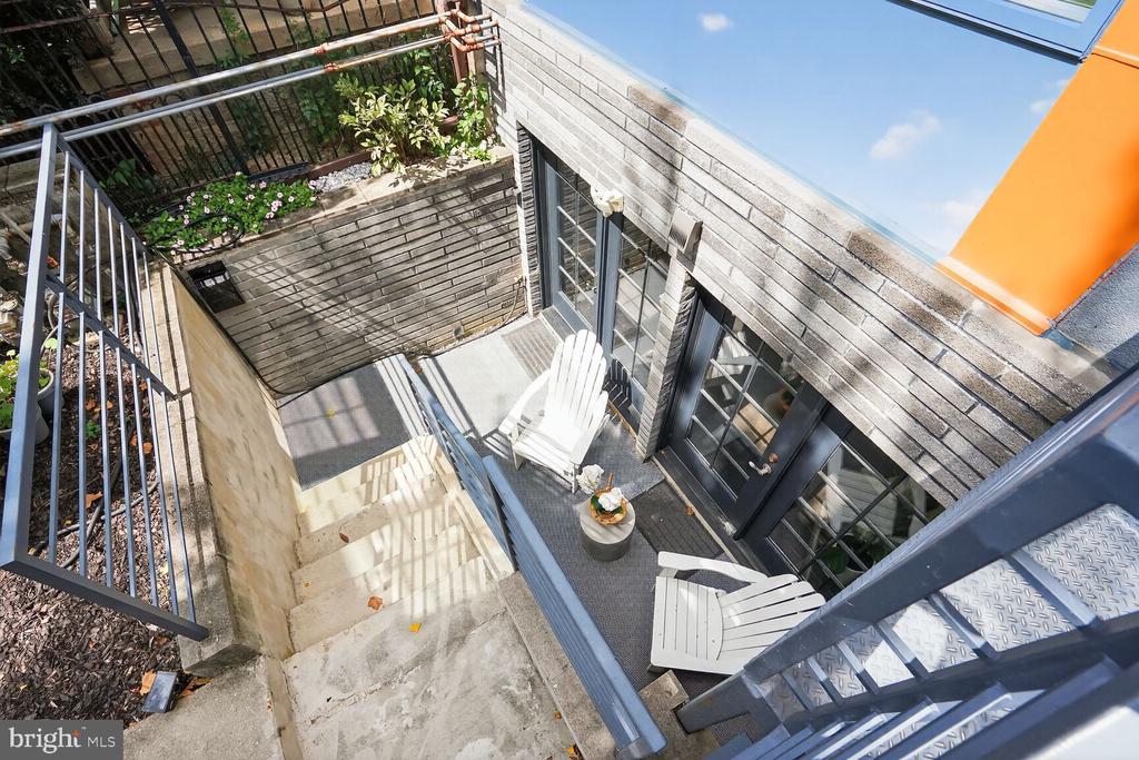 Washington, District of Columbia, 20010, United States, 2 Bedrooms Bedrooms, ,2 BathroomsBathrooms,Residential,For Sale,1975364