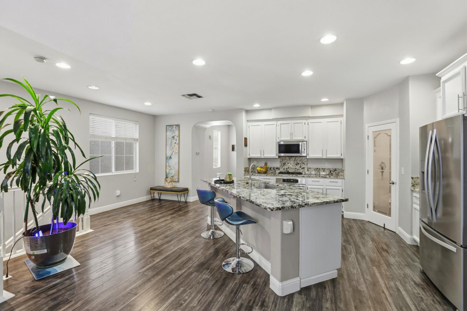 Rancho Cordova, California, 95670, United States, 3 Bedrooms Bedrooms, ,3 BathroomsBathrooms,Residential,For Sale,1991437