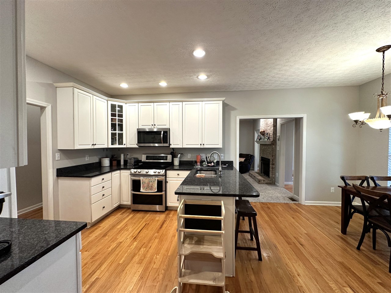 Bowling Green, Kentucky, 42104, United States, 5 Bedrooms Bedrooms, ,3 BathroomsBathrooms,Residential,For Sale,1907465
