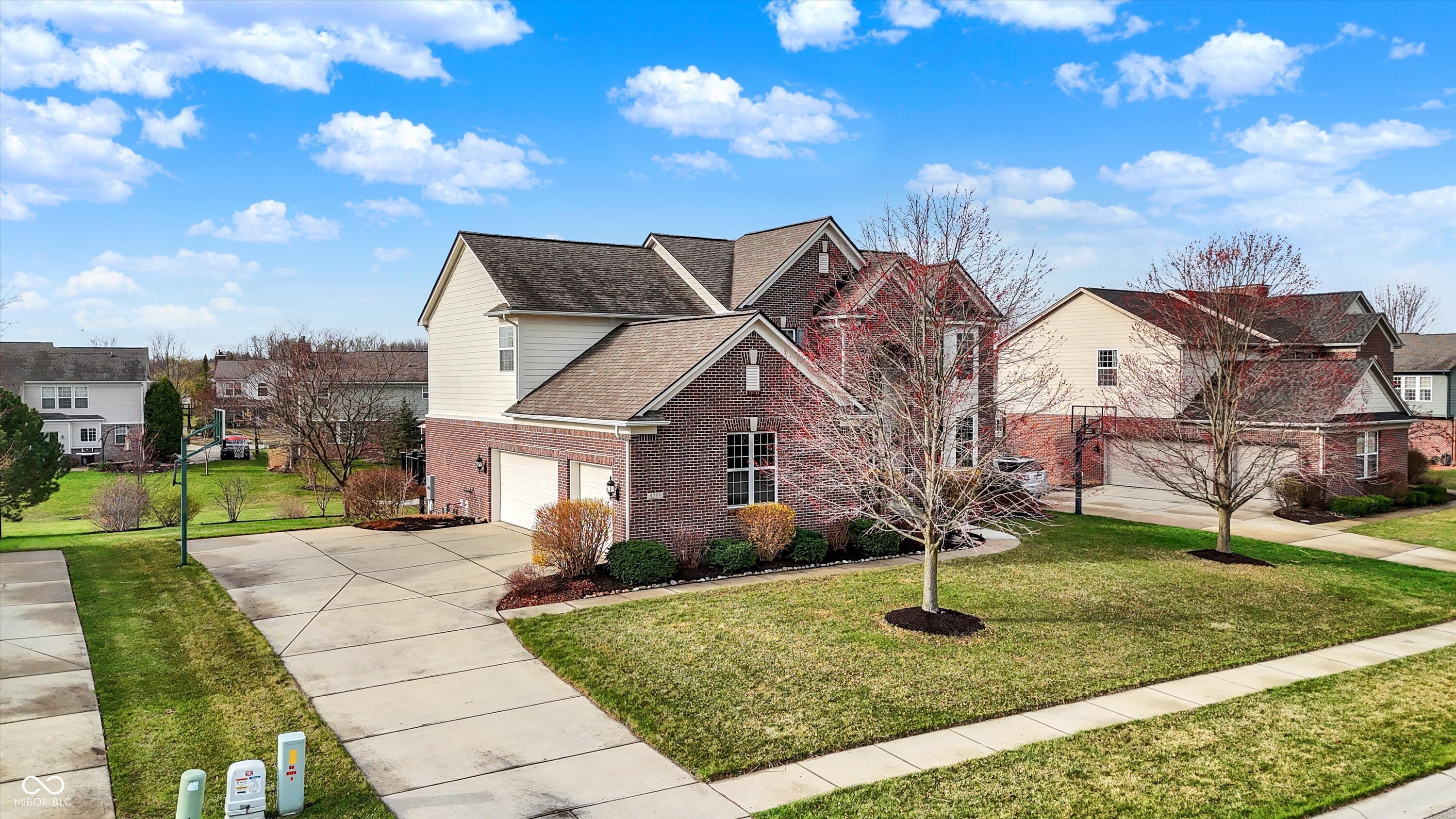 Zionsville, Indiana, 46077, United States, 4 Bedrooms Bedrooms, ,4 BathroomsBathrooms,Residential,For Sale,1880613