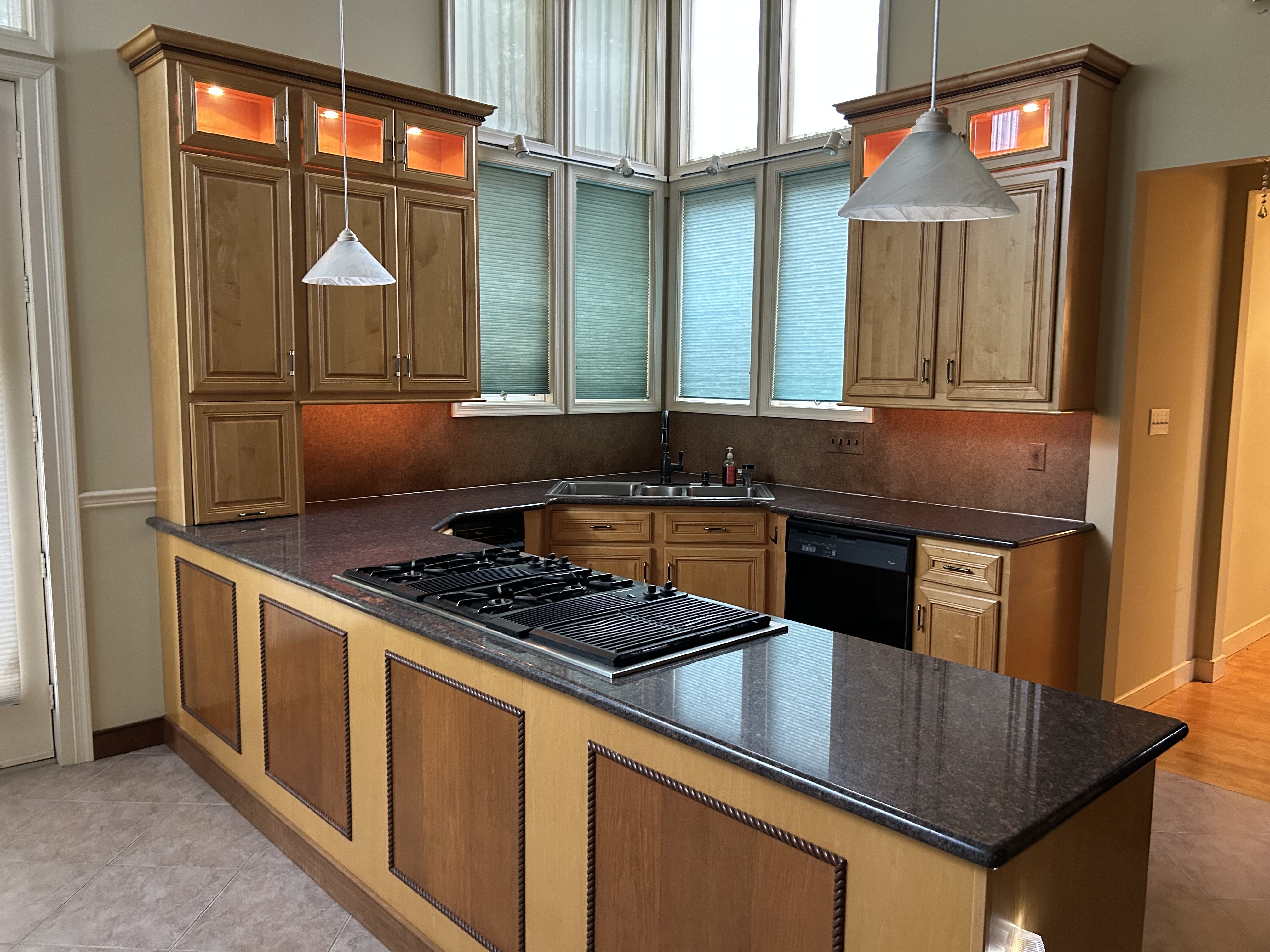 Wyomissing, Pennsylvania, 19610, United States, 6 Bedrooms Bedrooms, ,5 BathroomsBathrooms,Residential,For Sale,1987423