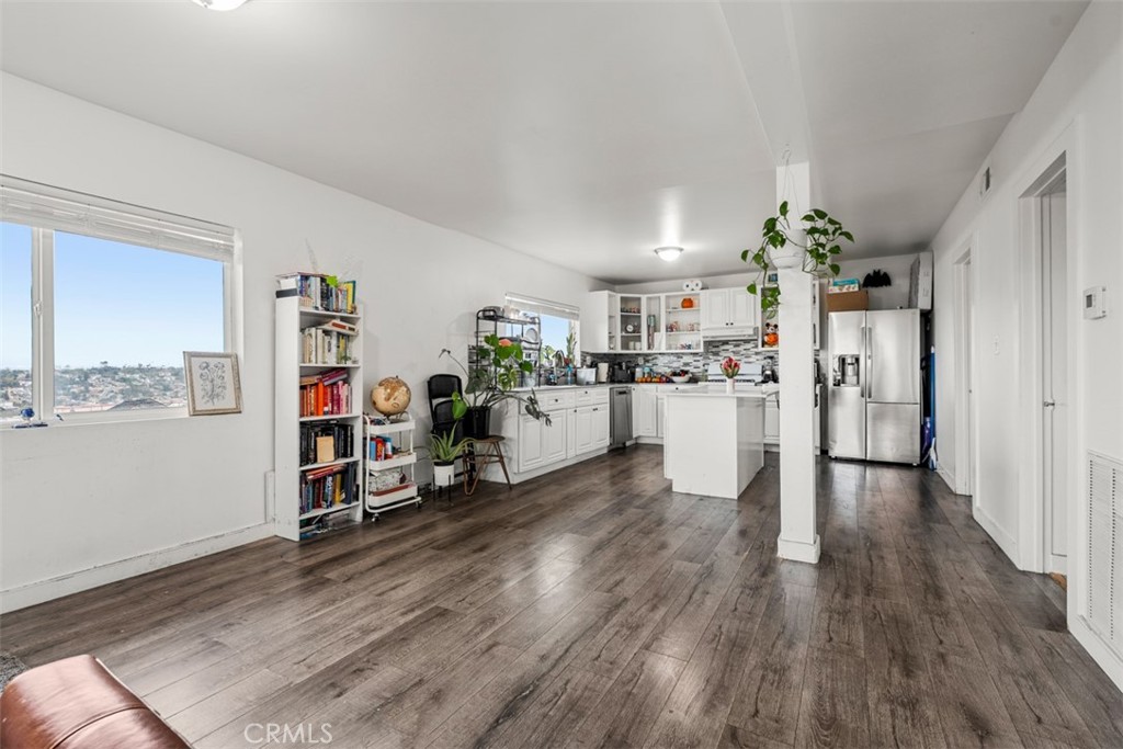 Los Angeles, California, 90063, United States, 5 Bedrooms Bedrooms, ,4 BathroomsBathrooms,Residential,For Sale,1759937