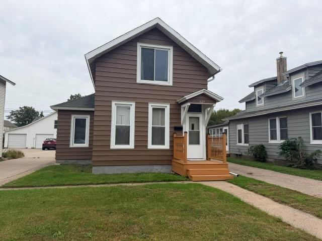 5th St, Winona, MN 55987