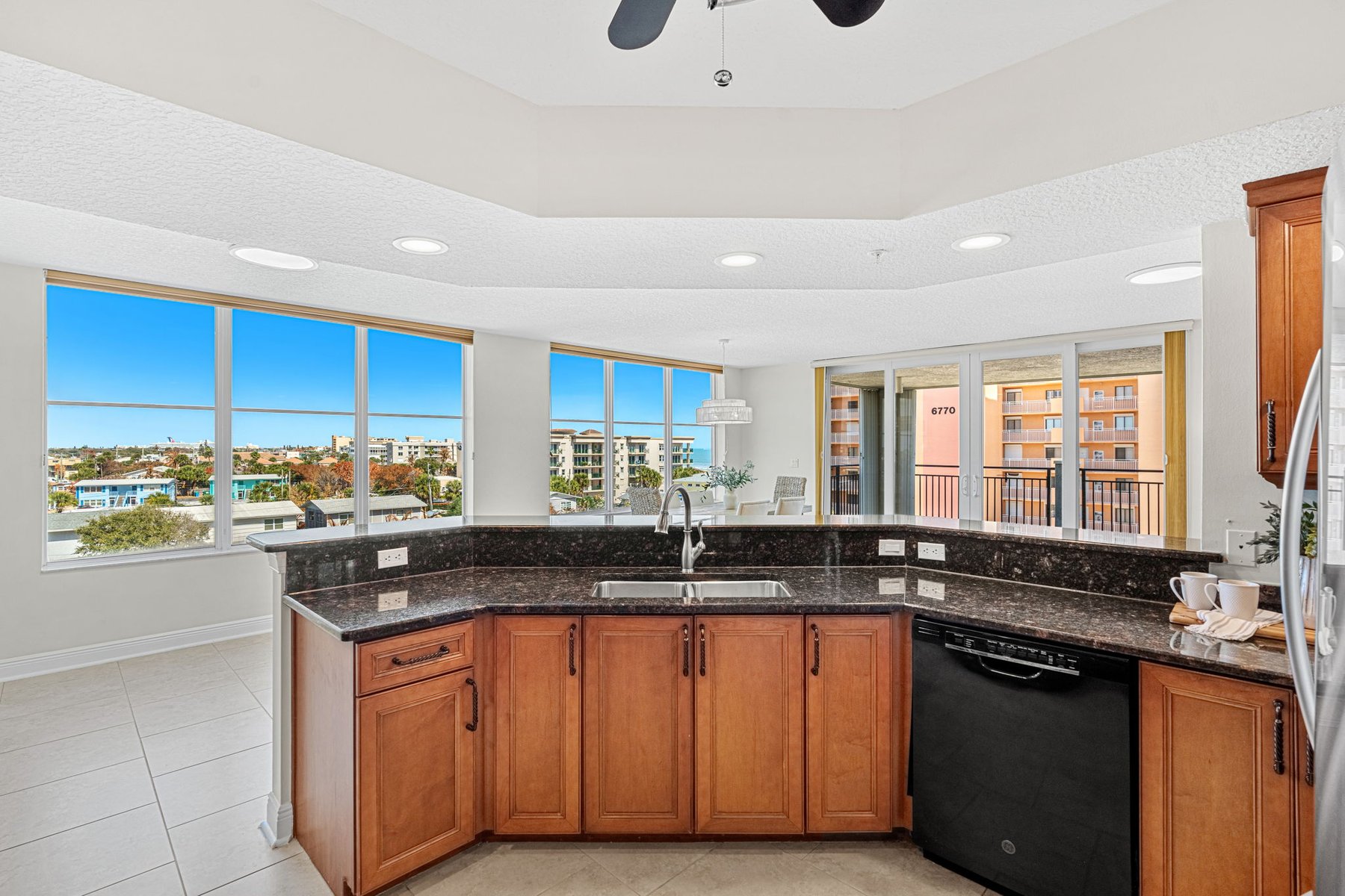  410 Hayes Avenue, #402, Cocoa Beach, FL, 32931 - 物件實景