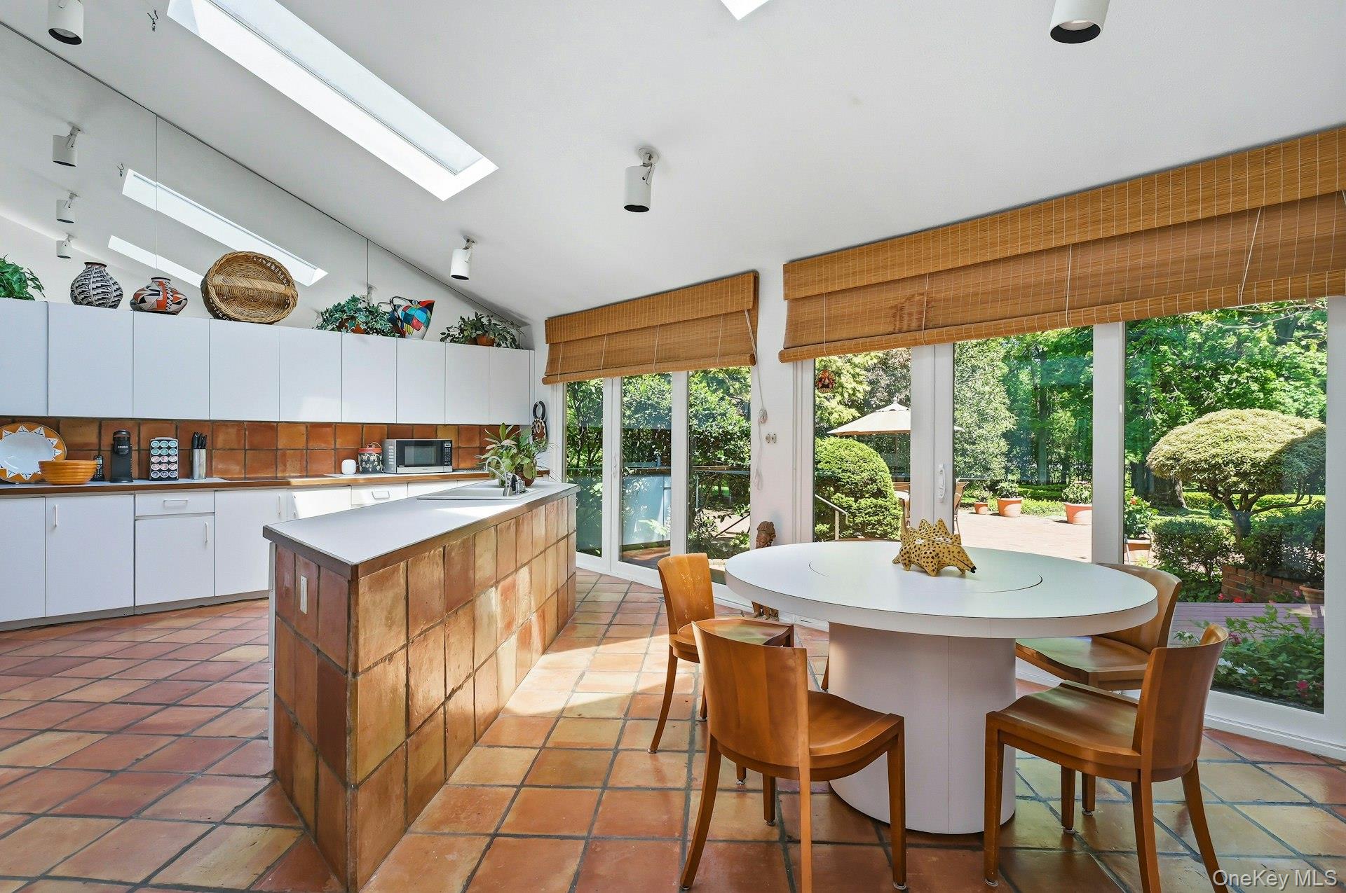  17 Hastings Road, Old Westbury, NY, 11568 - 物件實景