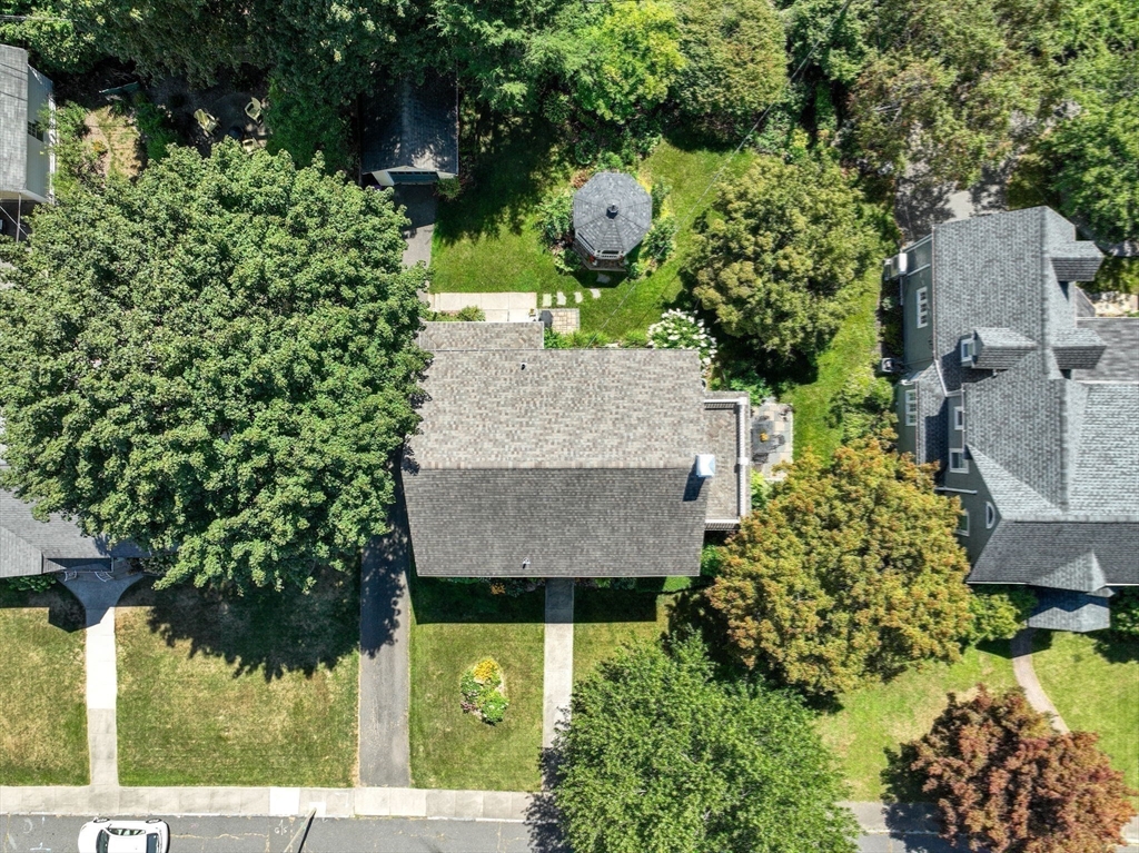 Holyoke, Massachusetts, 01040, United States, 4 Bedrooms Bedrooms, ,2 BathroomsBathrooms,Residential,For Sale,1939451