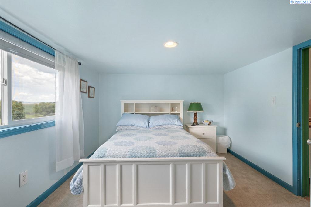 Tekoa, Washington, 99033, United States, 4 Bedrooms Bedrooms, ,2 BathroomsBathrooms,Residential,For Sale,1847399