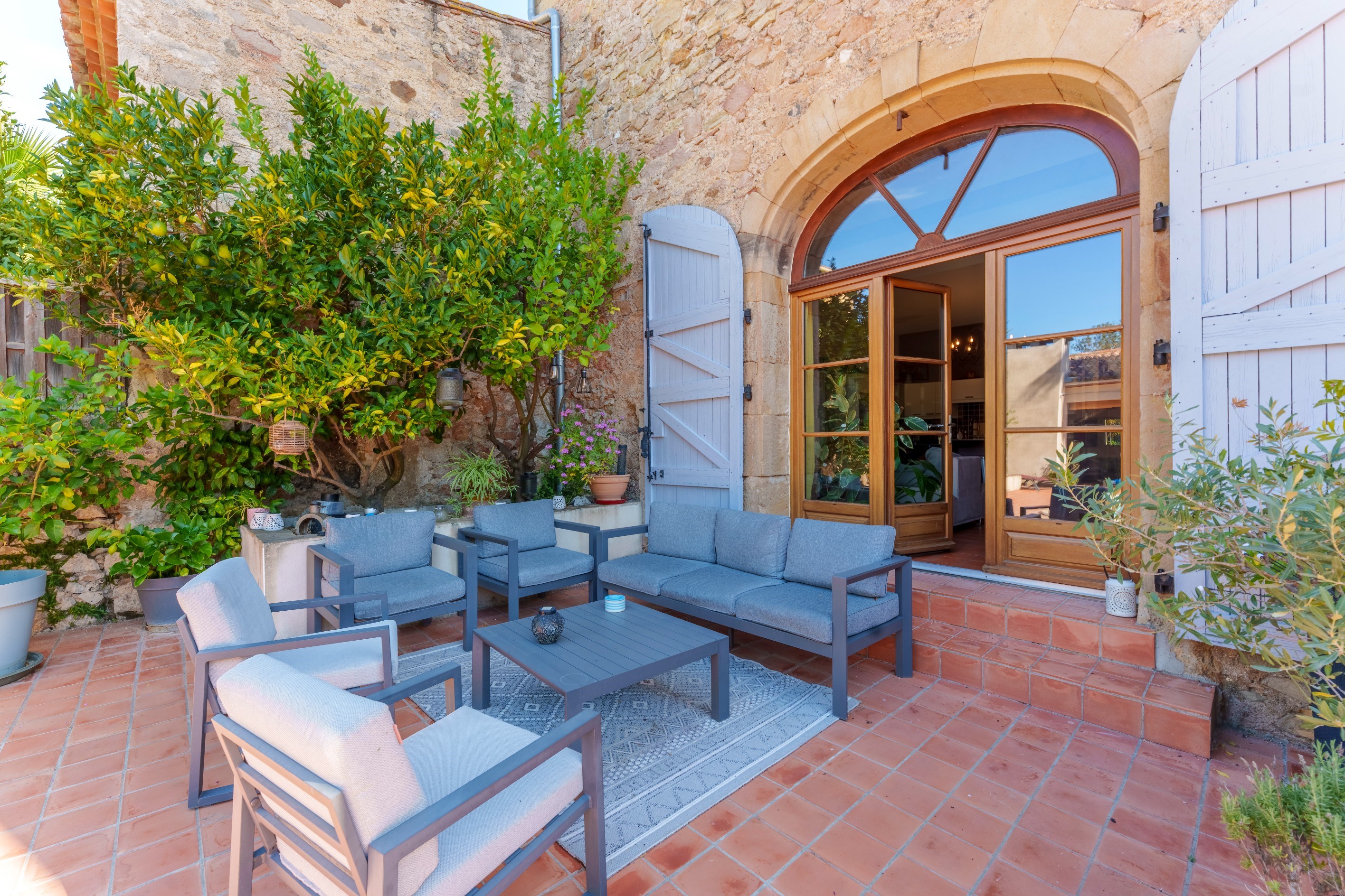  Elegant Village Residence & Established Hospitality Business Near Pézenas - 物件實景