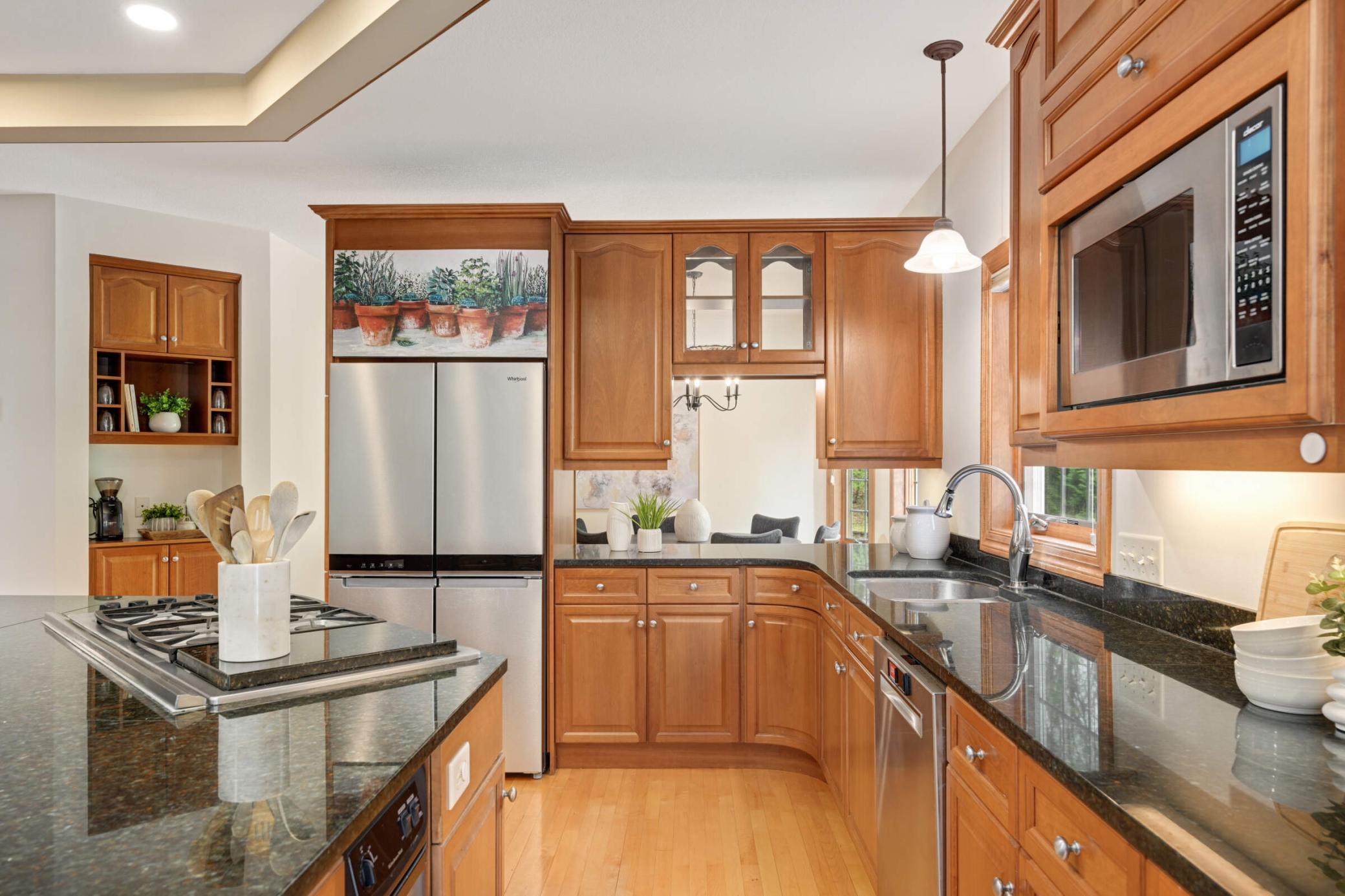 Woodbury, Minnesota, 55129, United States, 5 Bedrooms Bedrooms, ,5 BathroomsBathrooms,Residential,For Sale,1989522