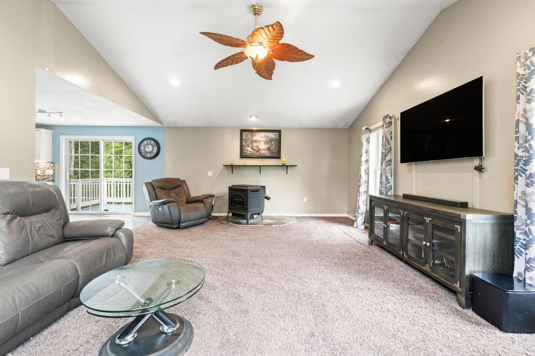 Londonderry, New Hampshire, 03053, United States, ,Residential,For Sale,1916395