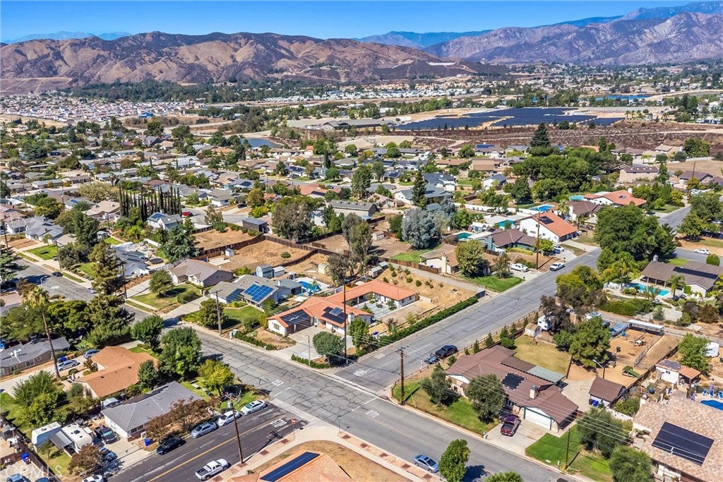 Yucaipa, California, 92399, United States, 7 Bedrooms Bedrooms, ,5 BathroomsBathrooms,Residential,For Sale,1975873