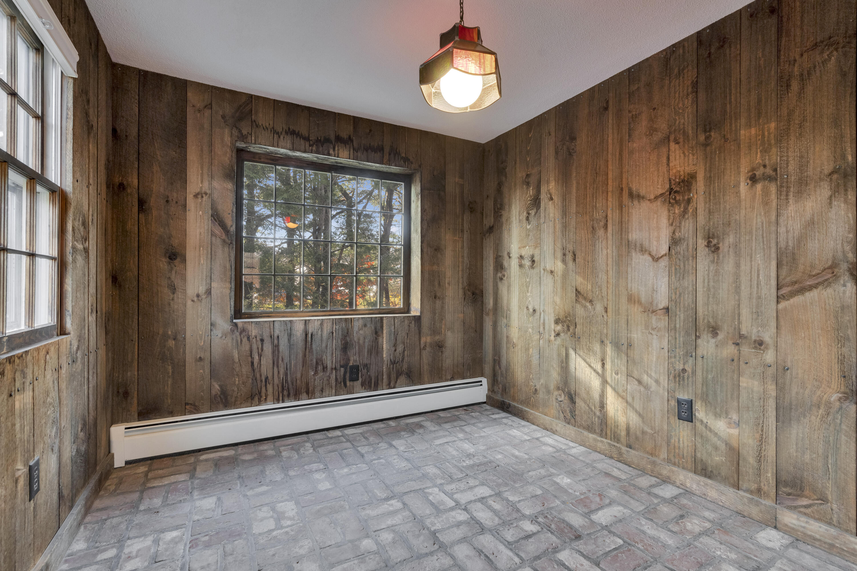 Biddeford, Maine, 04005, United States, 4 Bedrooms Bedrooms, ,2 BathroomsBathrooms,Residential,For Sale,1998354