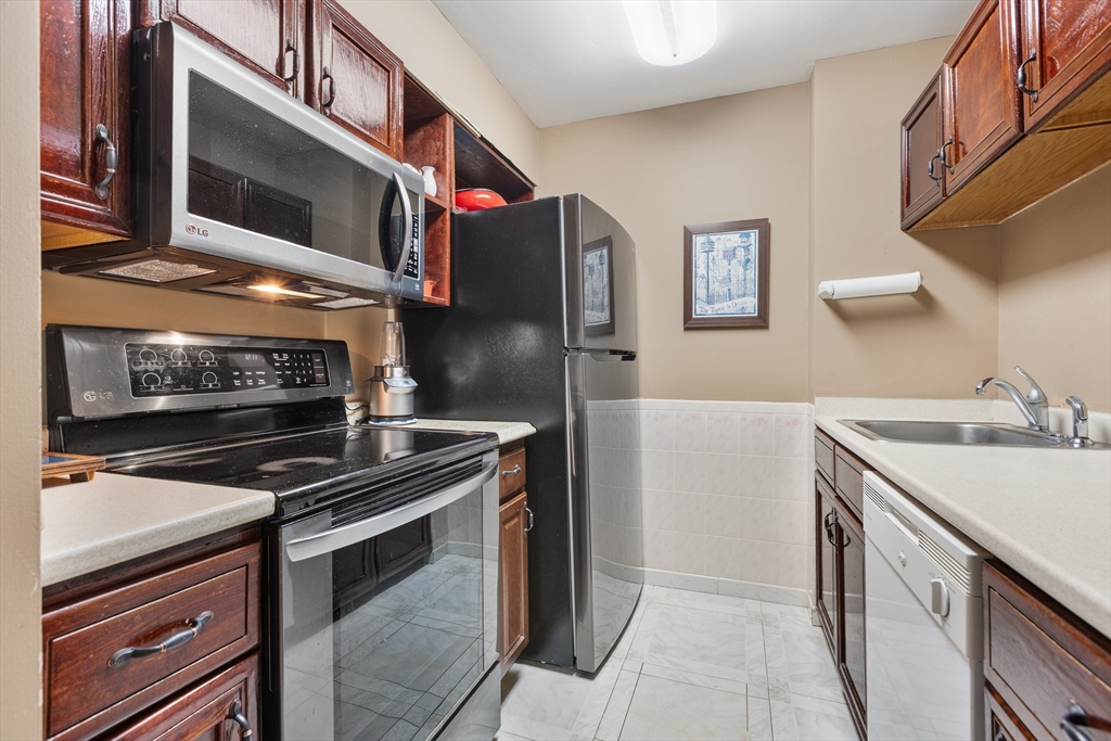 Boston, Massachusetts, 02128, United States, 2 Bedrooms Bedrooms, ,1 BathroomBathrooms,Residential,For Sale,1901193