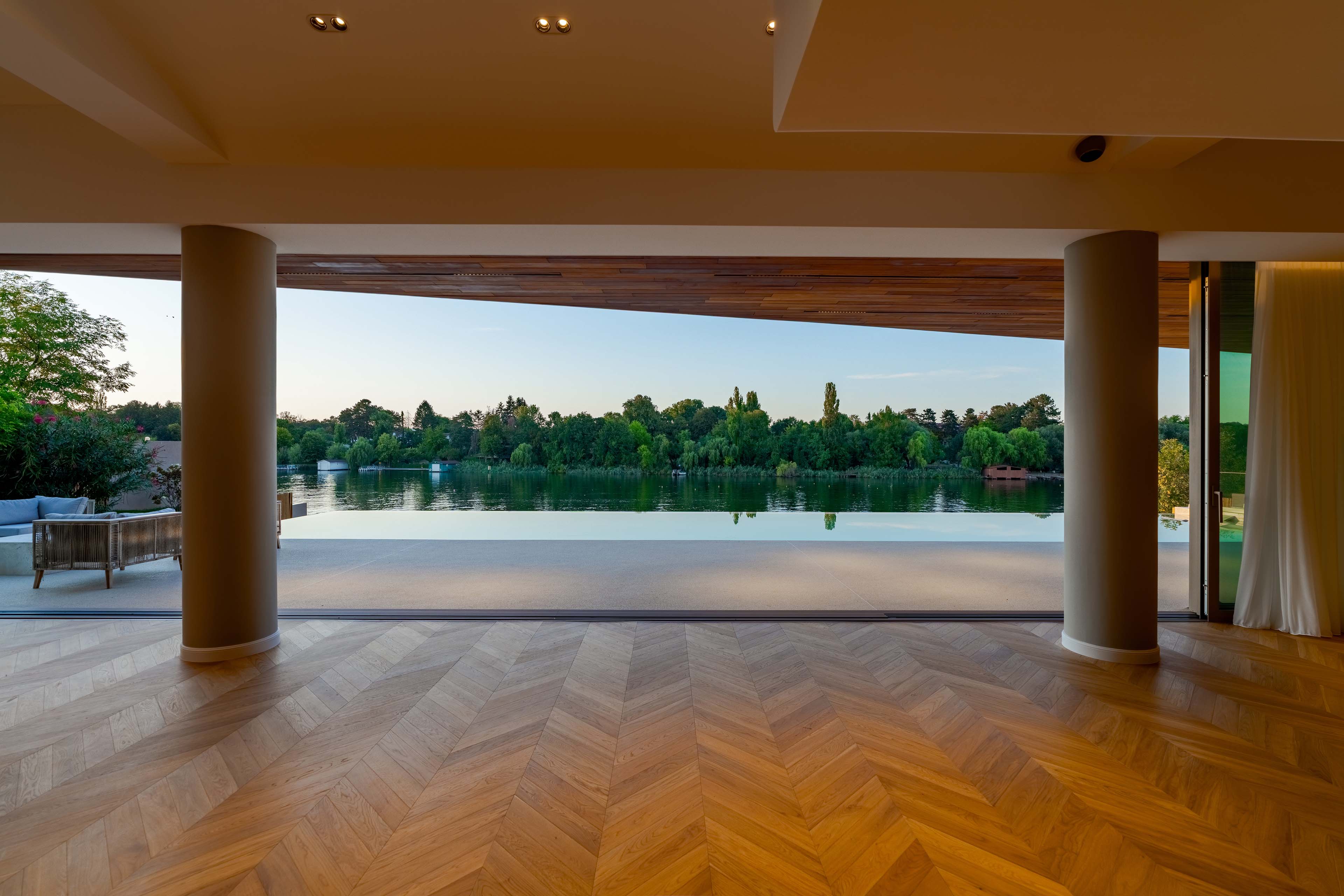  Unique Lakeside Villa on Snagov Lake, Romania - 物件實景