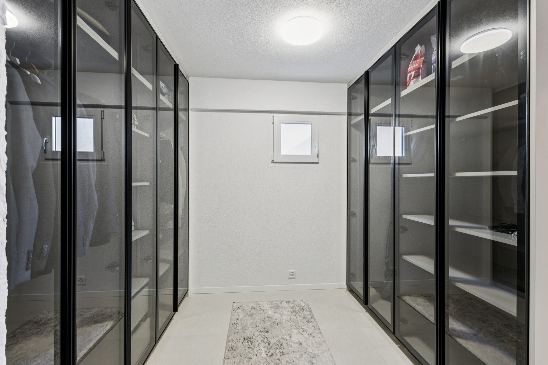  Beautiful, renovated single-family villa with a garden and a garage - 物件實景