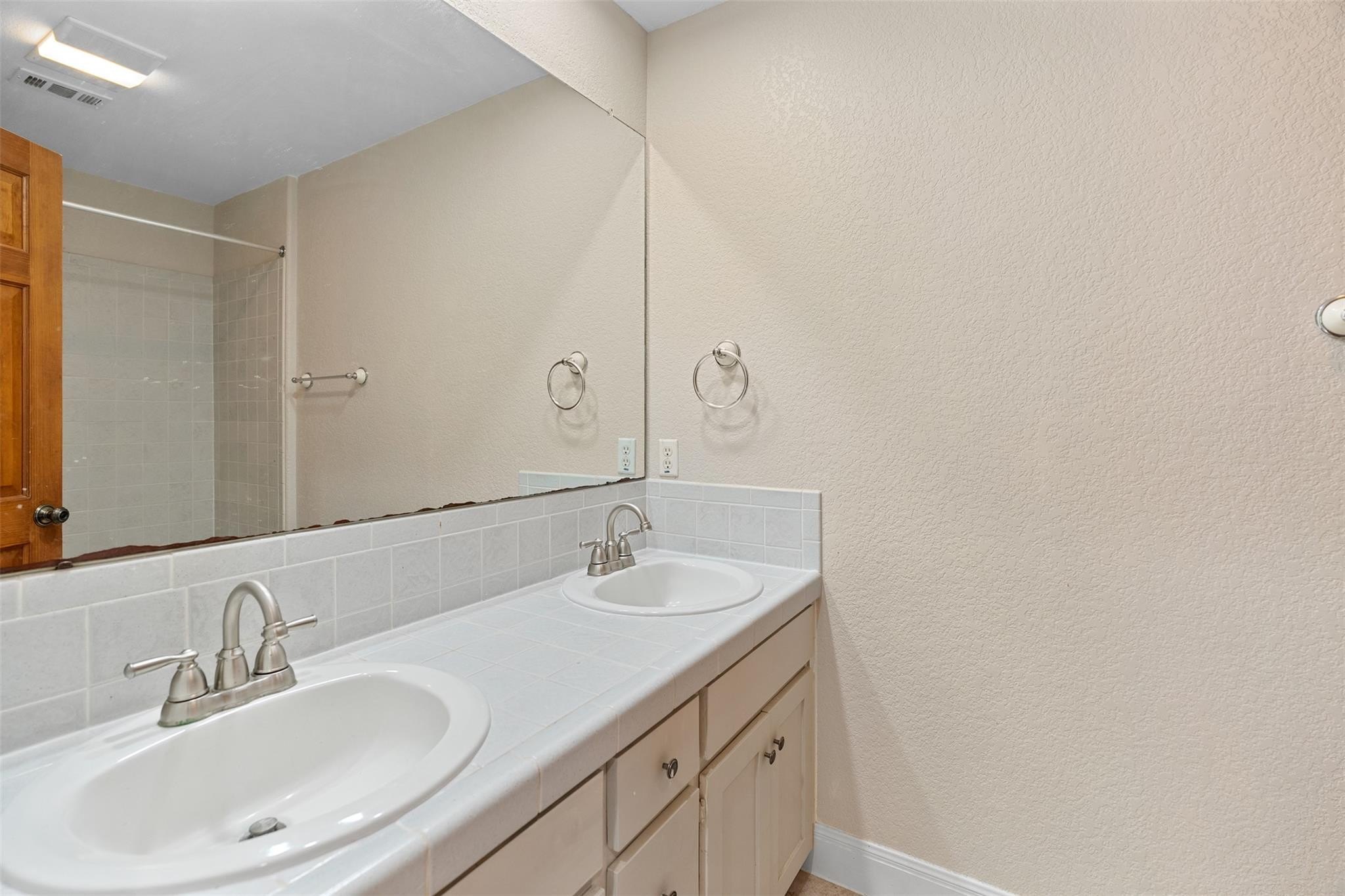 Georgetown, Texas, 78626, United States, 3 Bedrooms Bedrooms, ,3 BathroomsBathrooms,Residential,For Sale,1979194