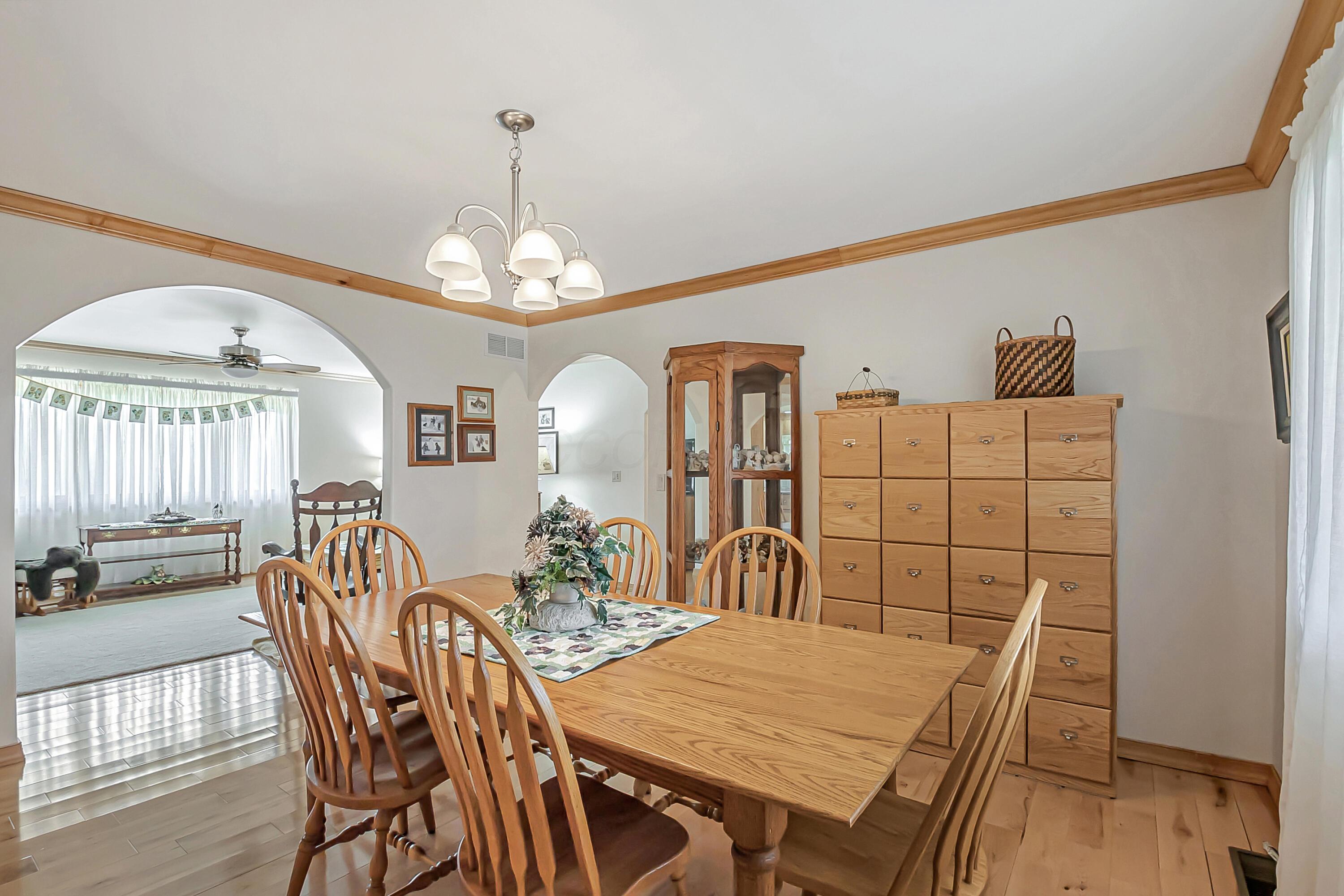 Zanesville, Ohio, 43701, United States, 4 Bedrooms Bedrooms, ,3 BathroomsBathrooms,Residential,For Sale,1766753