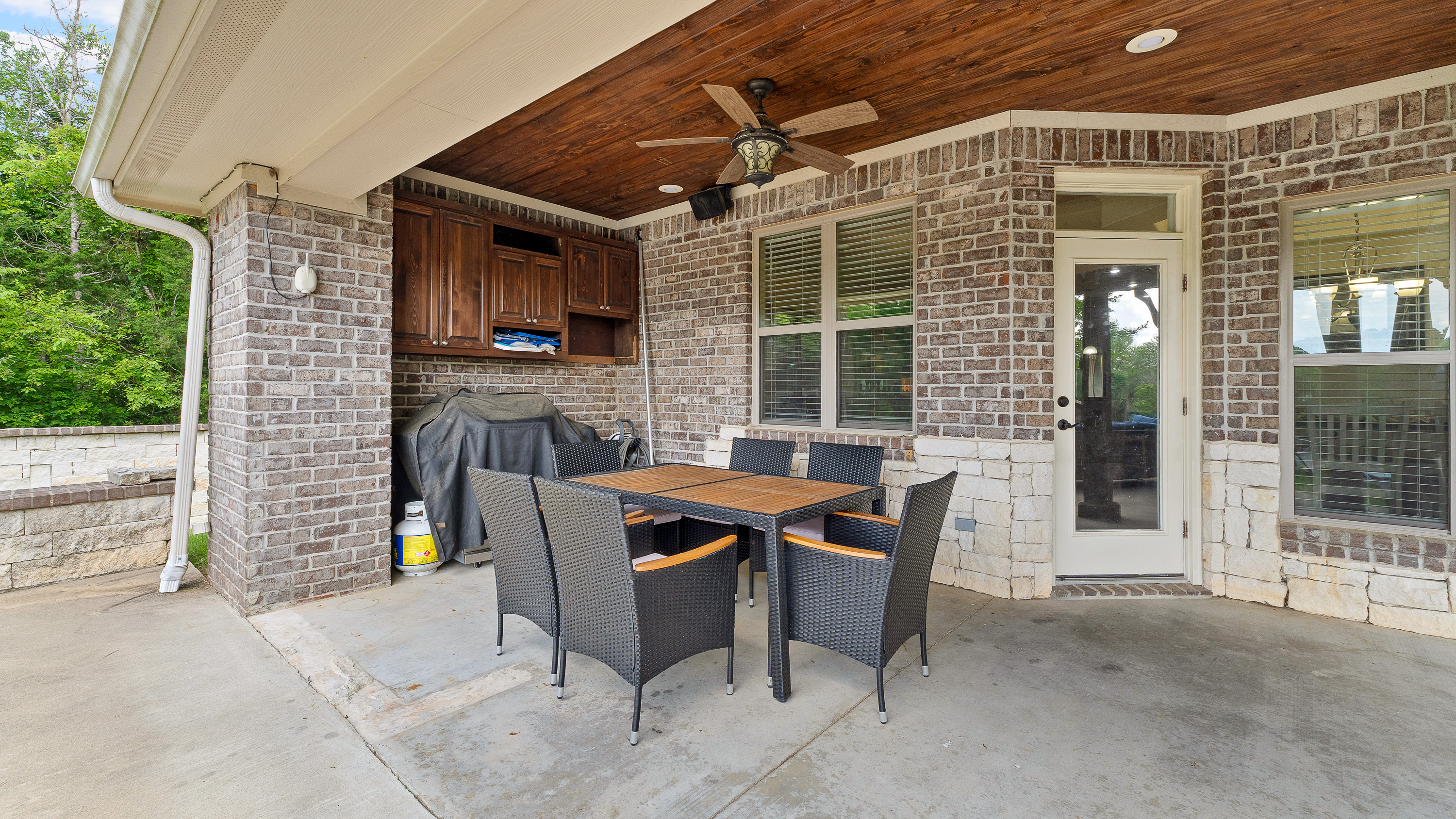  1411 County Road 4120, Atlanta, TX, 75551 - 物件實景