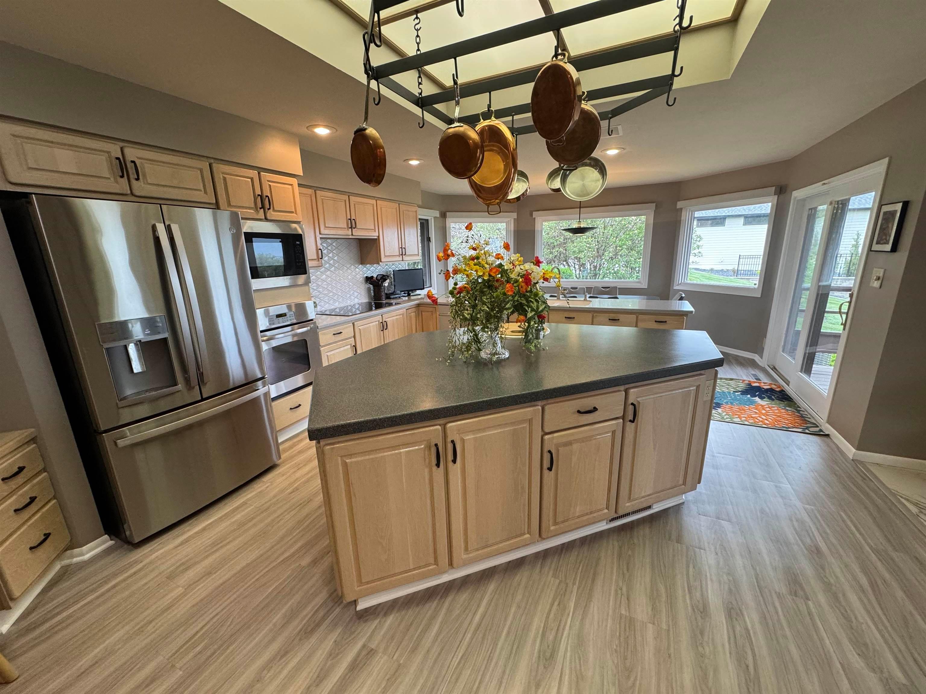Norfolk, Nebraska, 68701-000, United States, 4 Bedrooms Bedrooms, ,3 BathroomsBathrooms,Residential,For Sale,1792775