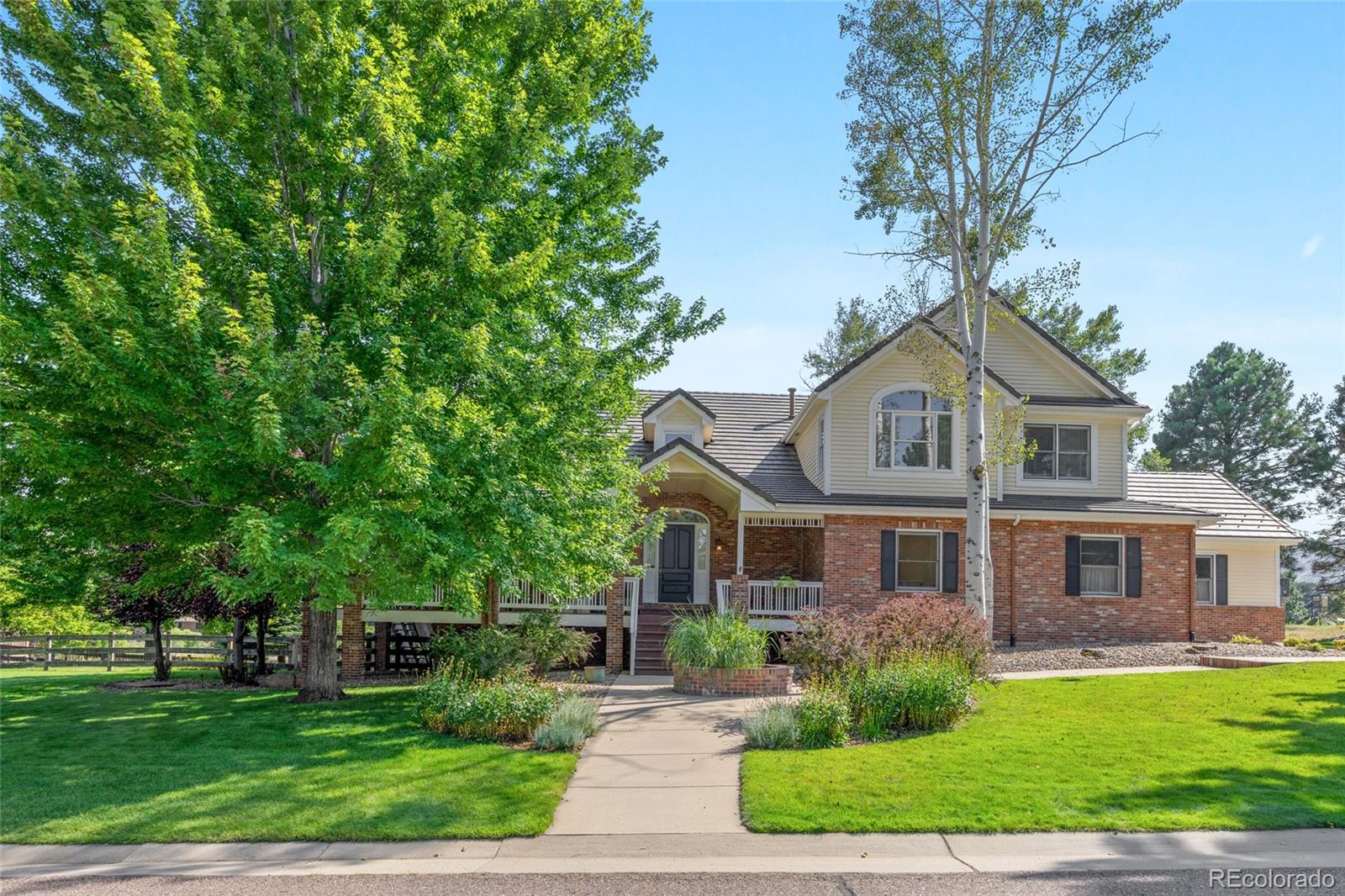 Littleton, Colorado, 80127, United States, 4 Bedrooms Bedrooms, ,4 BathroomsBathrooms,Residential,For Sale,1940937
