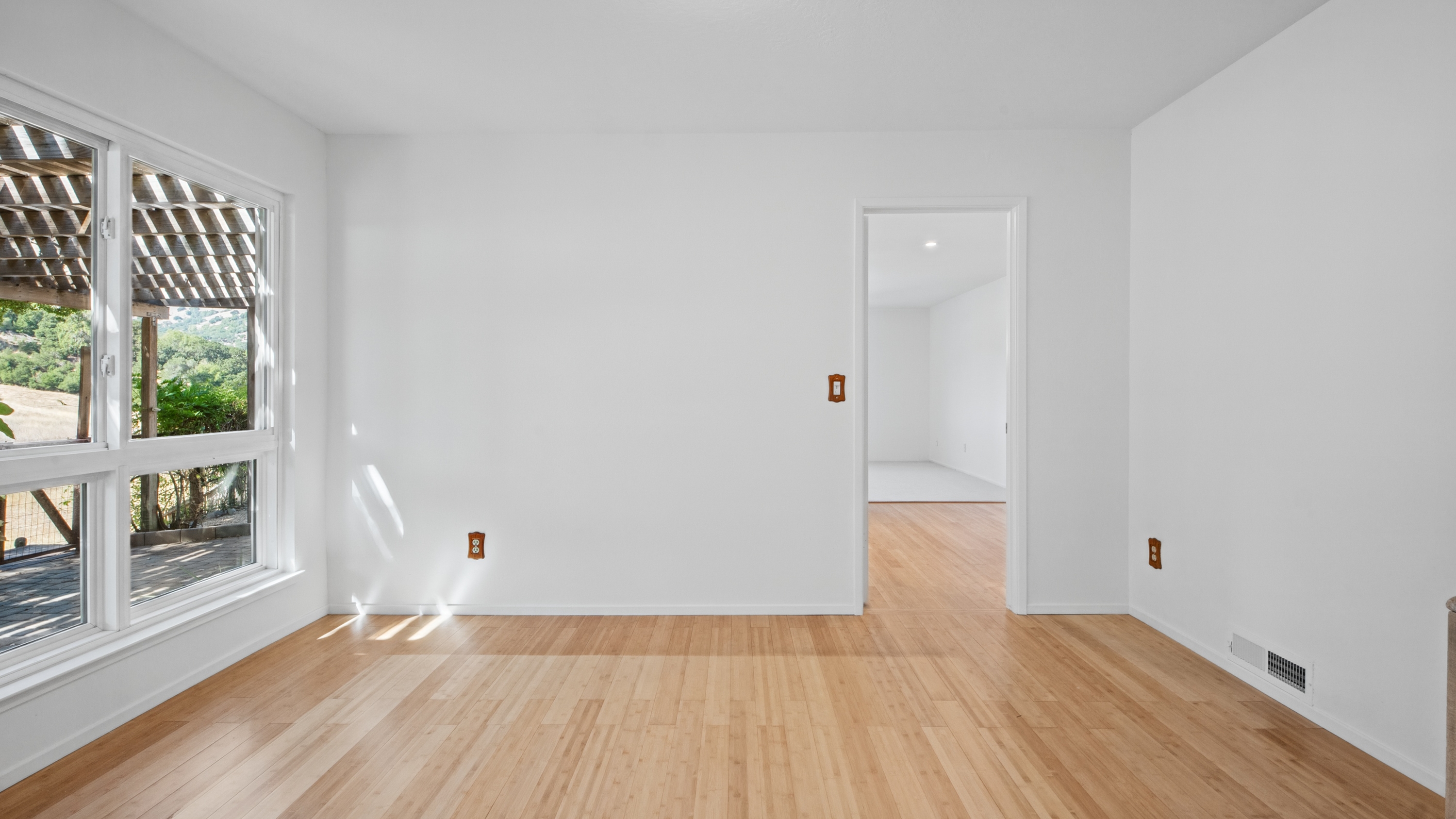  Spacious Mont Marin Contemporary with Open Space Views - 物件實景