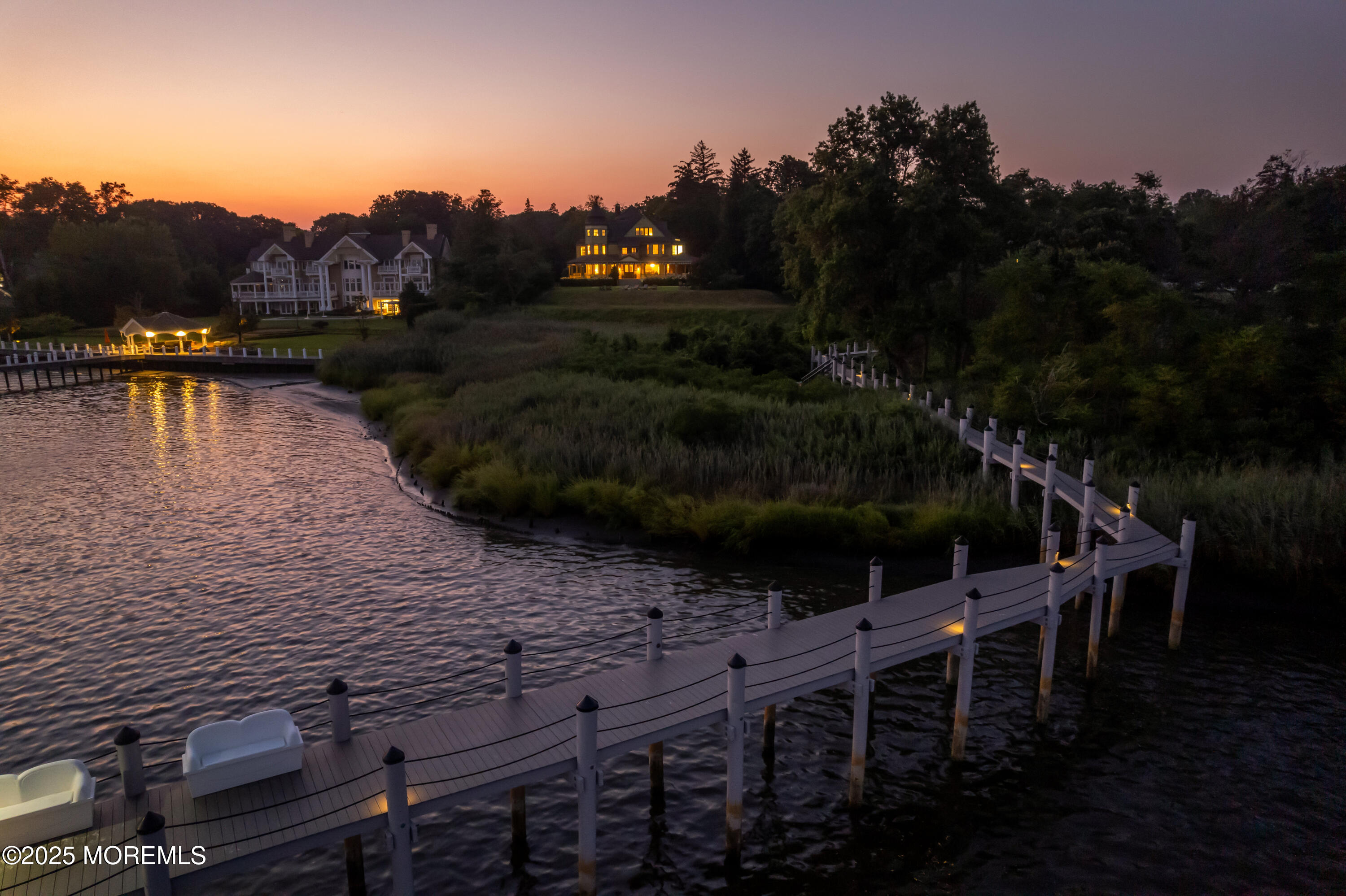 Red Bank, New Jersey, 07701, United States, 9 Bedrooms Bedrooms, ,6 BathroomsBathrooms,Residential,For Sale,1934404