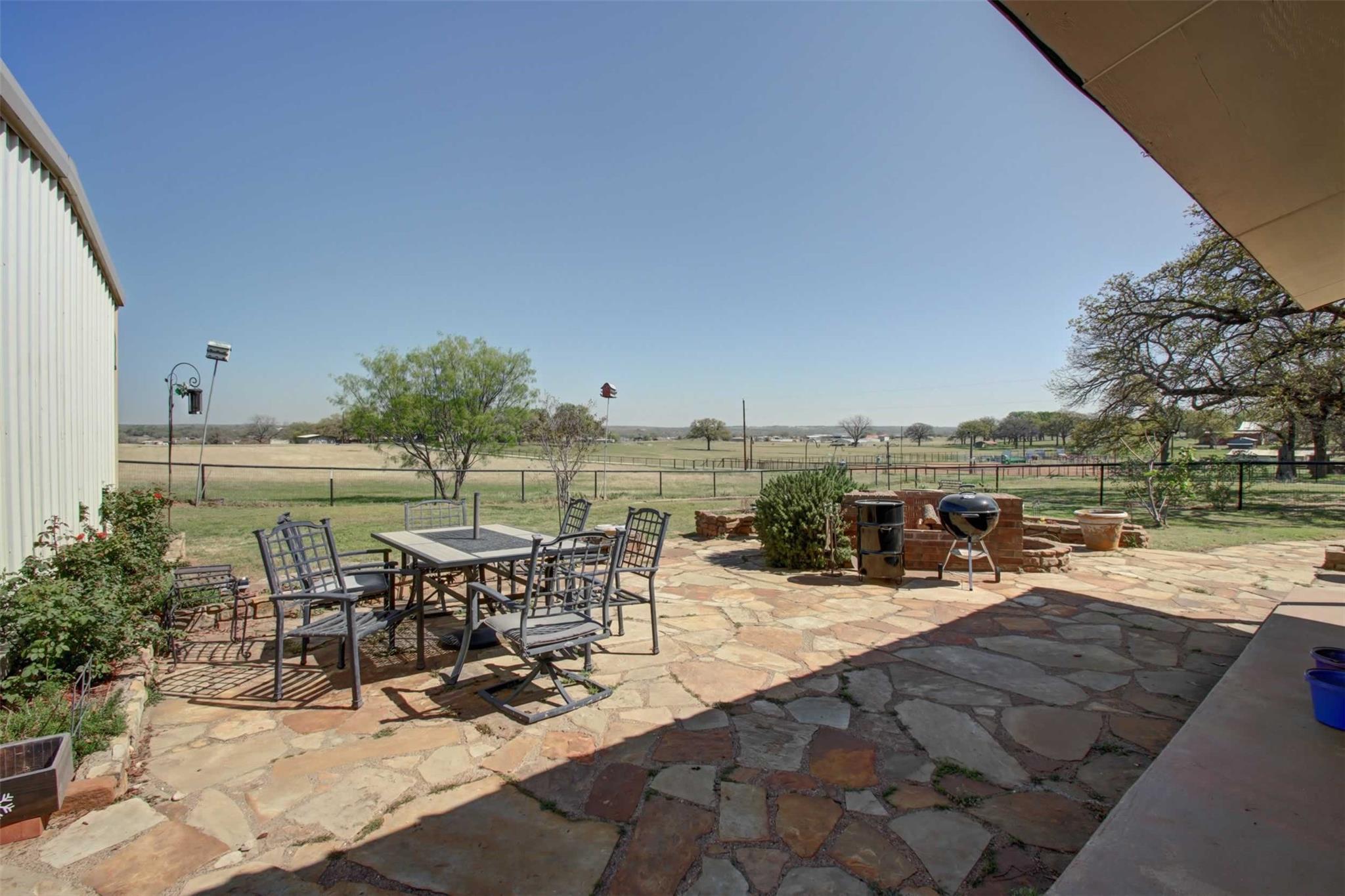 Springtown, Texas, 76082, United States, 3 Bedrooms Bedrooms, ,2 BathroomsBathrooms,Residential,For Sale,2049290