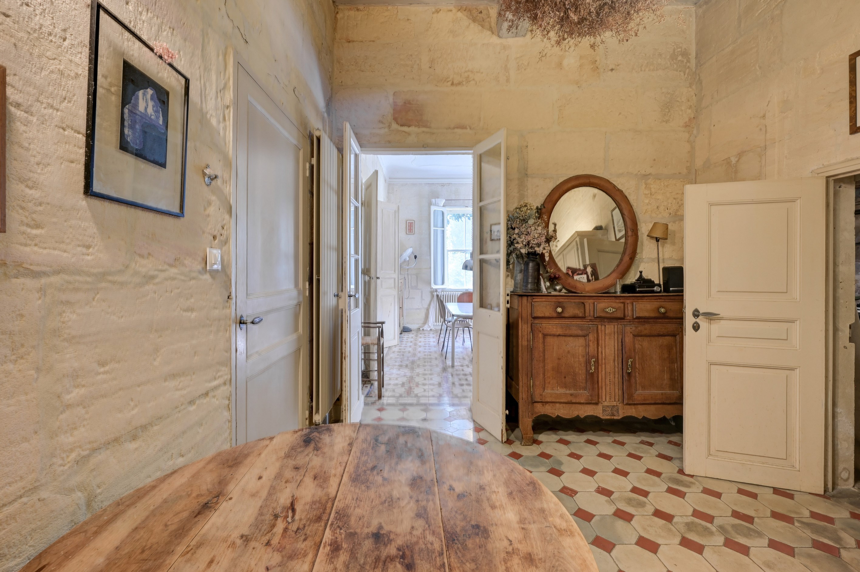  Characterful period house within walking distance of the center of Fontvieille. - 物件實景