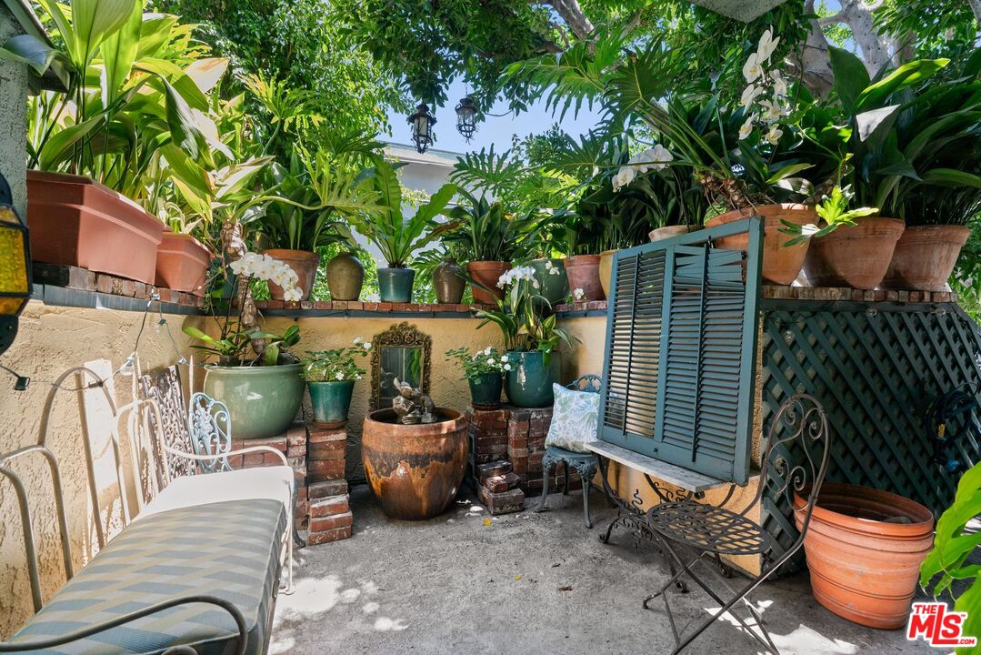 West Hollywood, California, 90069, United States, 2 Bedrooms Bedrooms, ,3 BathroomsBathrooms,Residential,For Sale,1896709