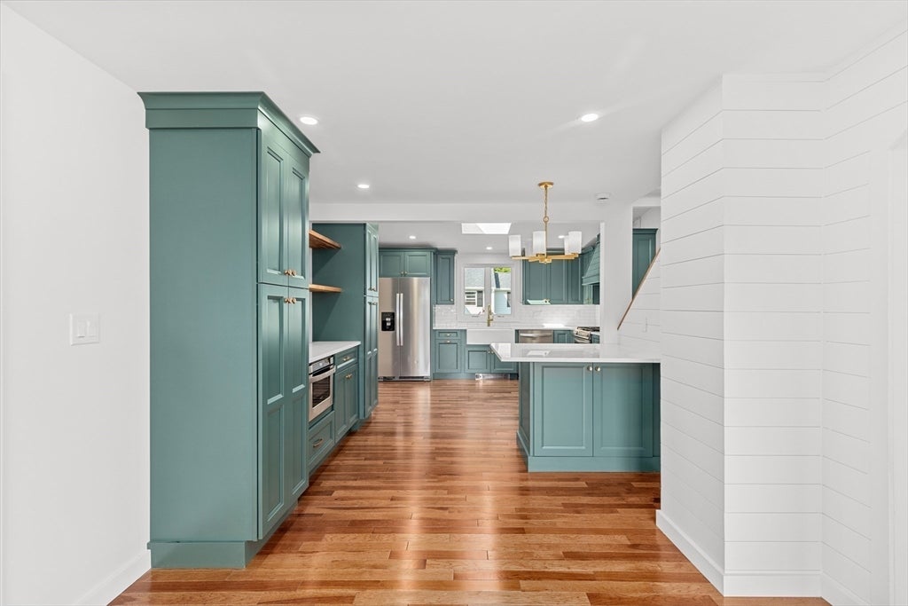 Plymouth, Massachusetts, 02360, United States, 4 Bedrooms Bedrooms, ,4 BathroomsBathrooms,Residential,For Sale,1981887