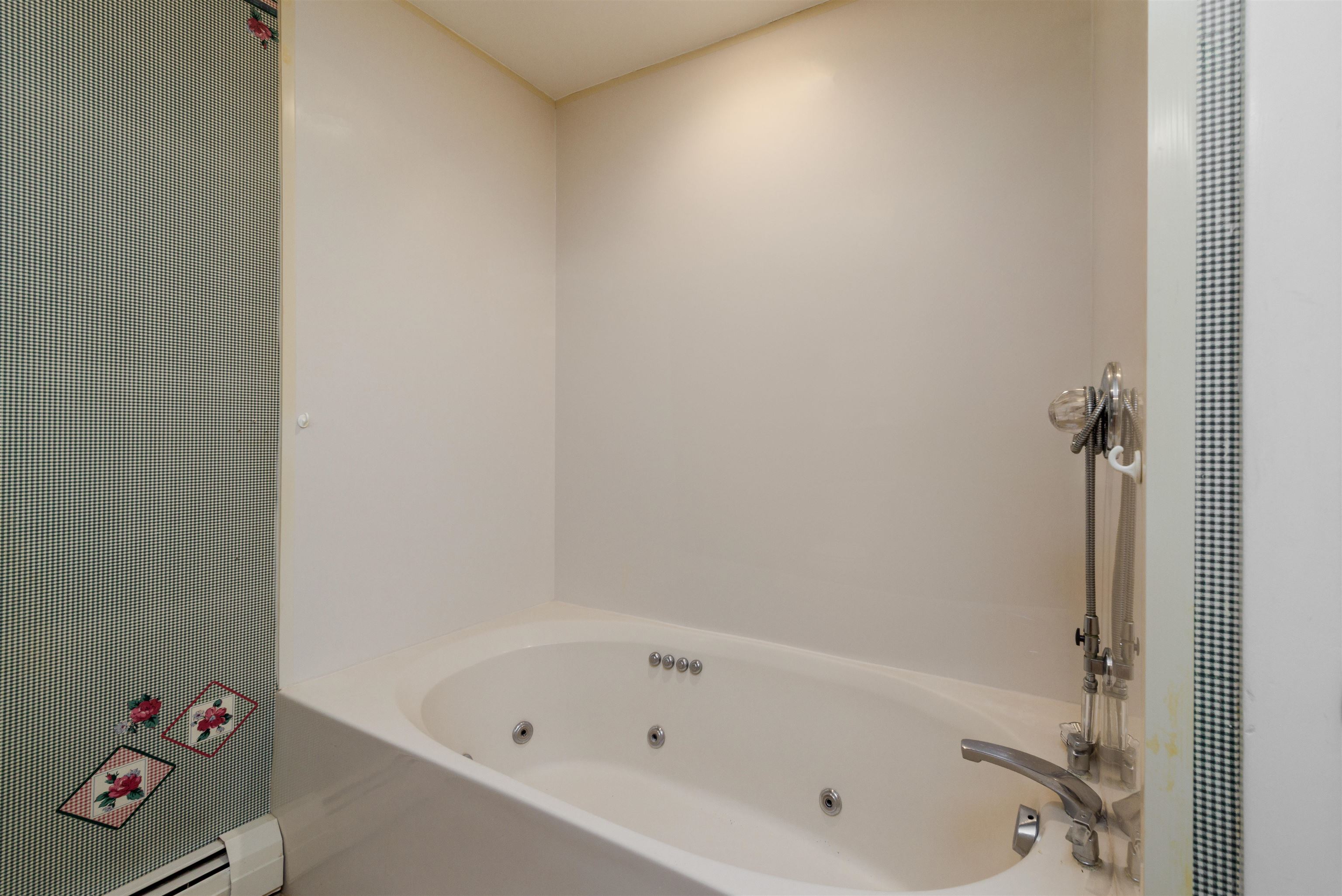 Newport, New Hampshire, 03773, United States, 4 Bedrooms Bedrooms, ,1 BathroomBathrooms,Residential,For Sale,1892643