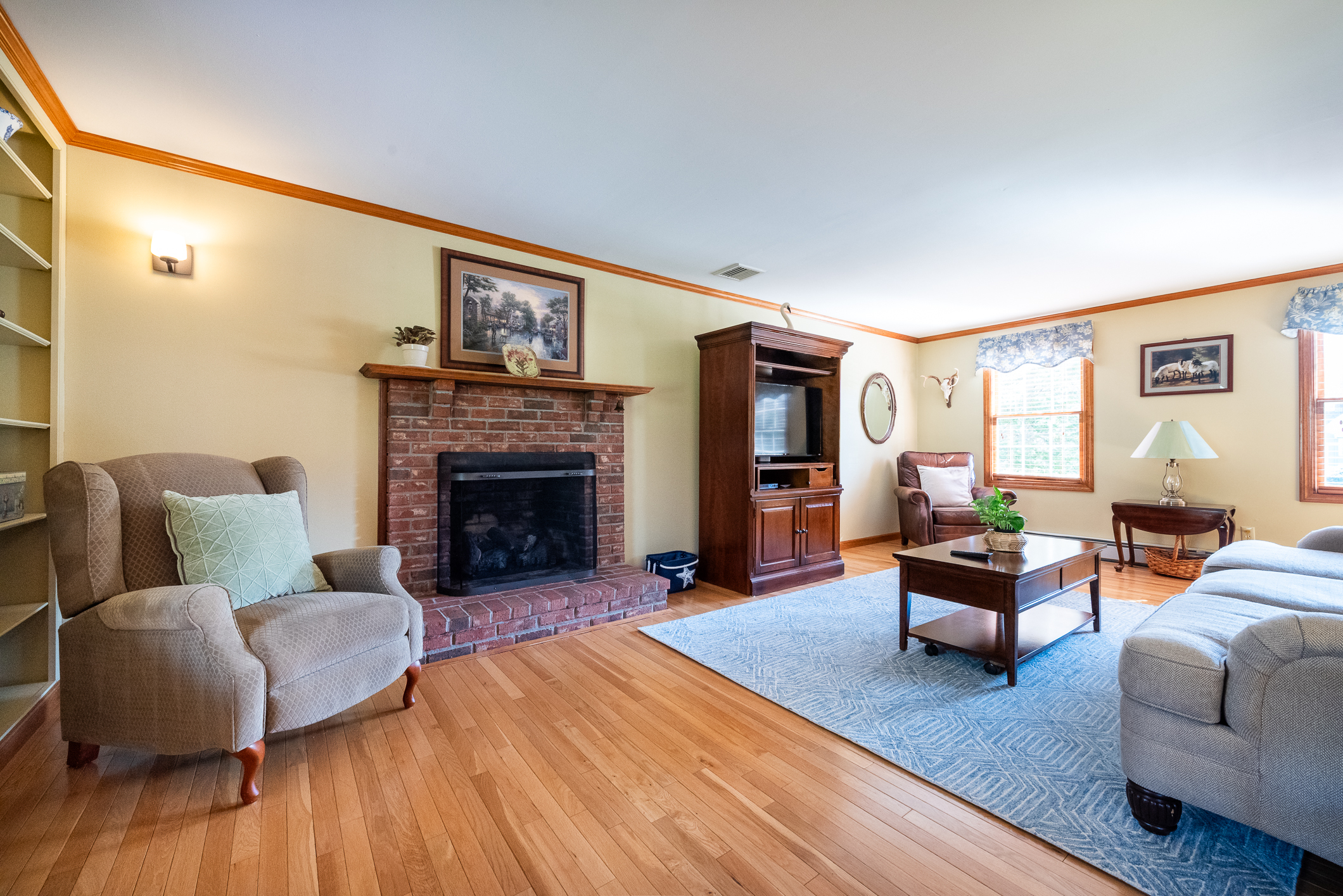  Beautifully Maintained Colonial Set on Over 2.5 Acres - 物件實景