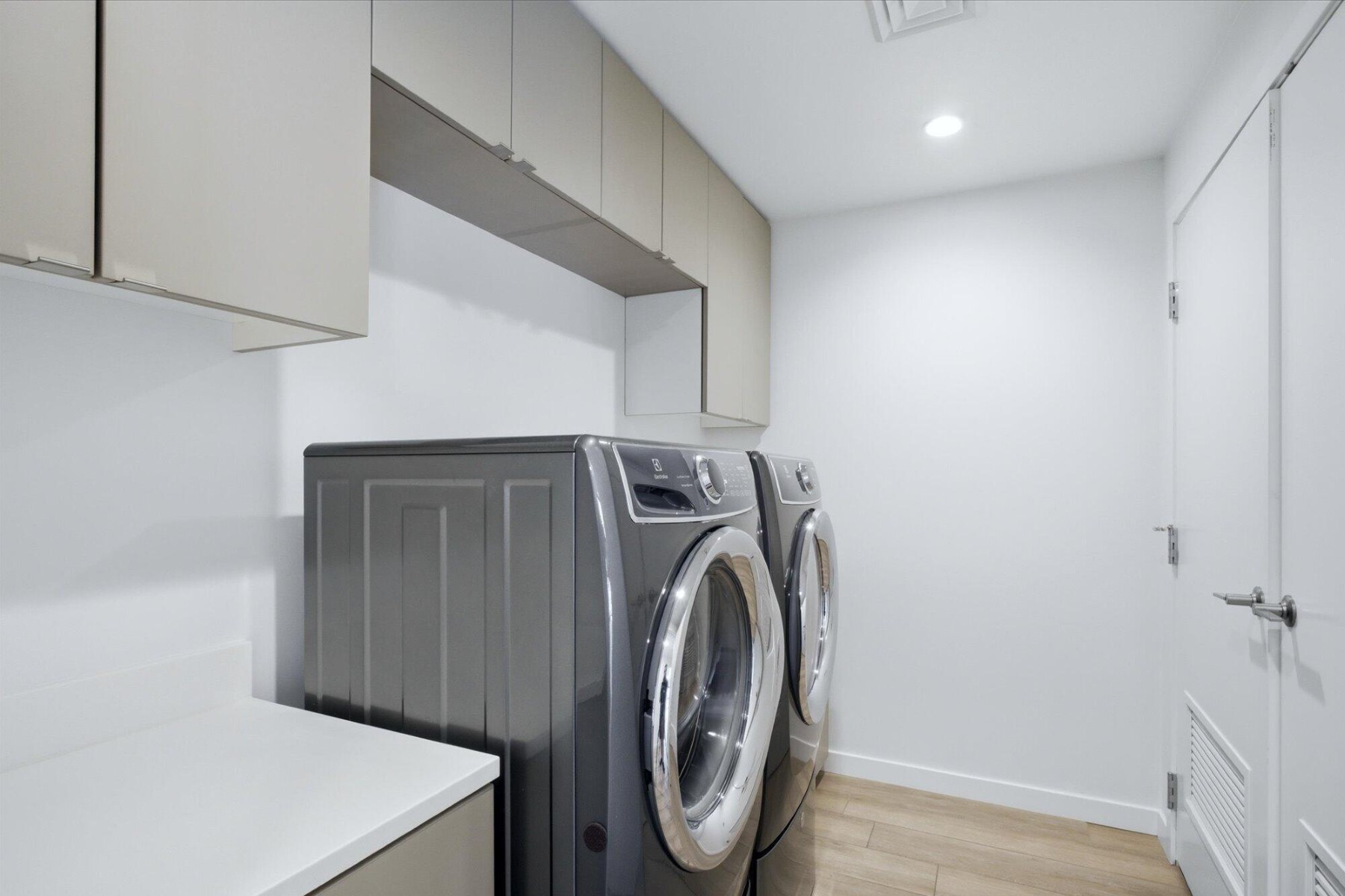  200 W Portland Street  Phoenix, AZ - 物件實景