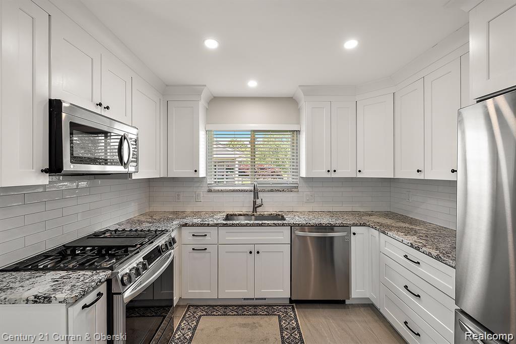 Livonia, Michigan, 48152, United States, 3 Bedrooms Bedrooms, ,3 BathroomsBathrooms,Residential,For Sale,1980110