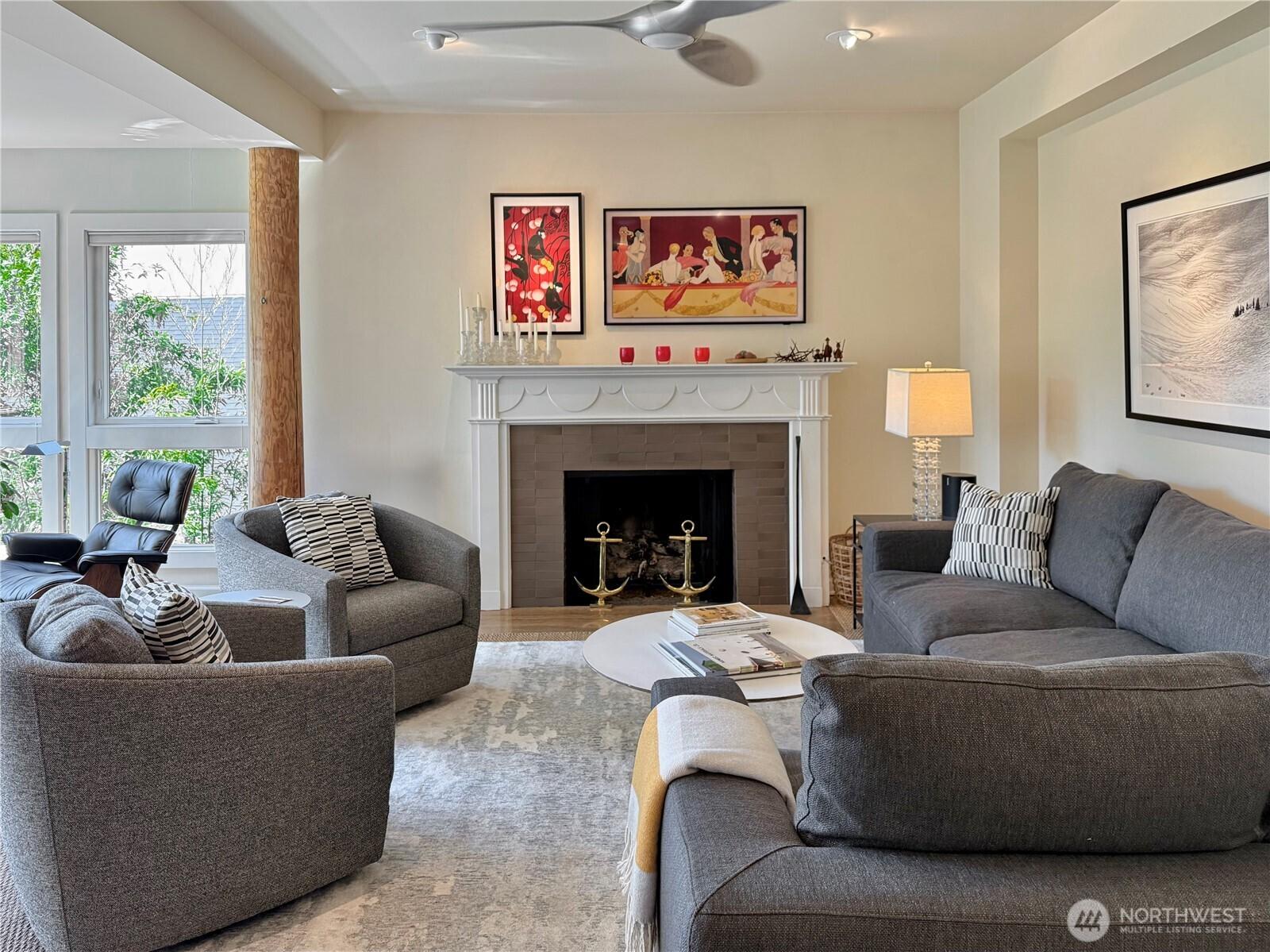 SEATTLE, Washington, 98102, United States, 2 Bedrooms Bedrooms, ,3 BathroomsBathrooms,Residential,For Sale,1901713