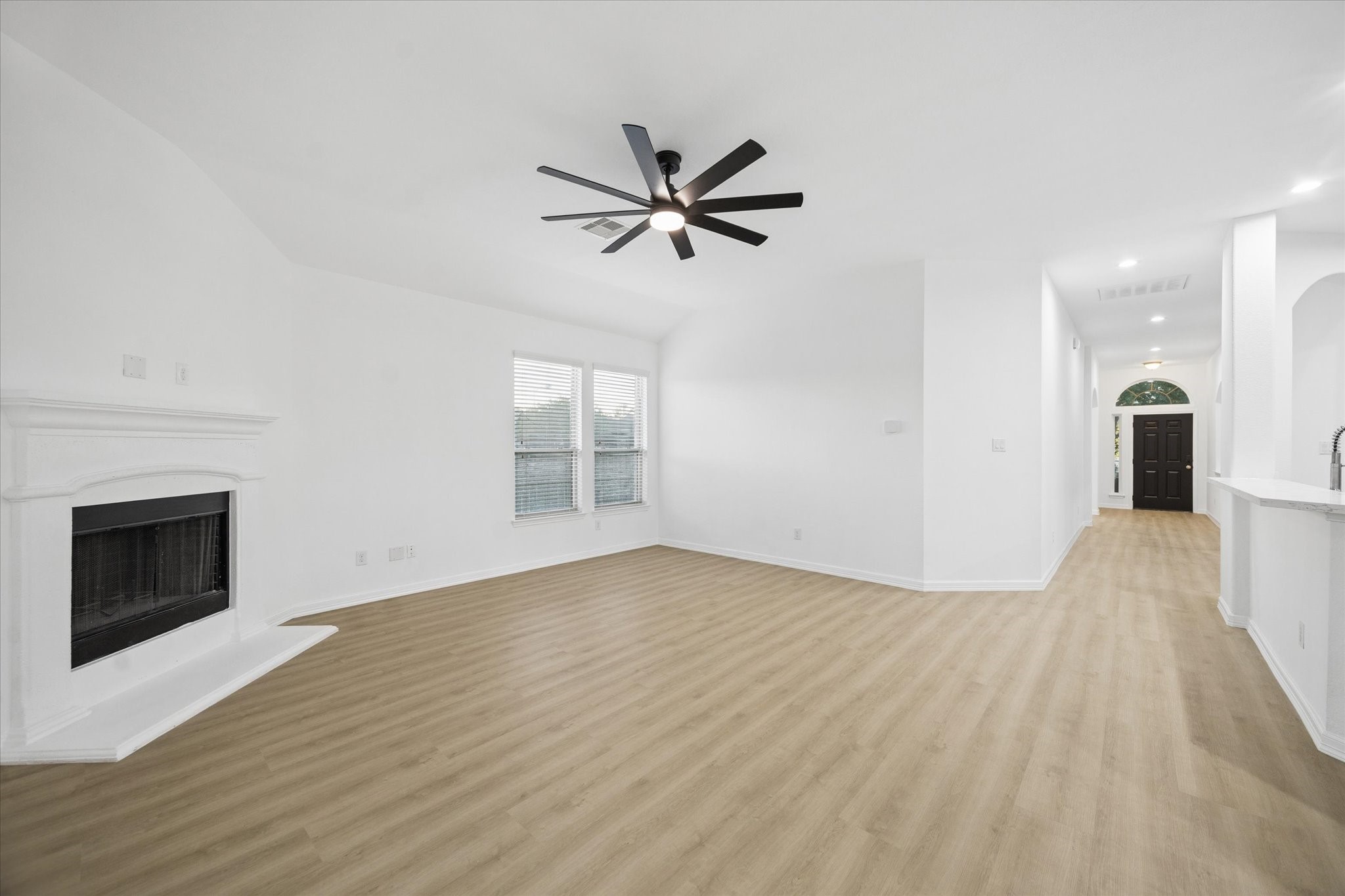  8819 Alicia Drive - 物件實景