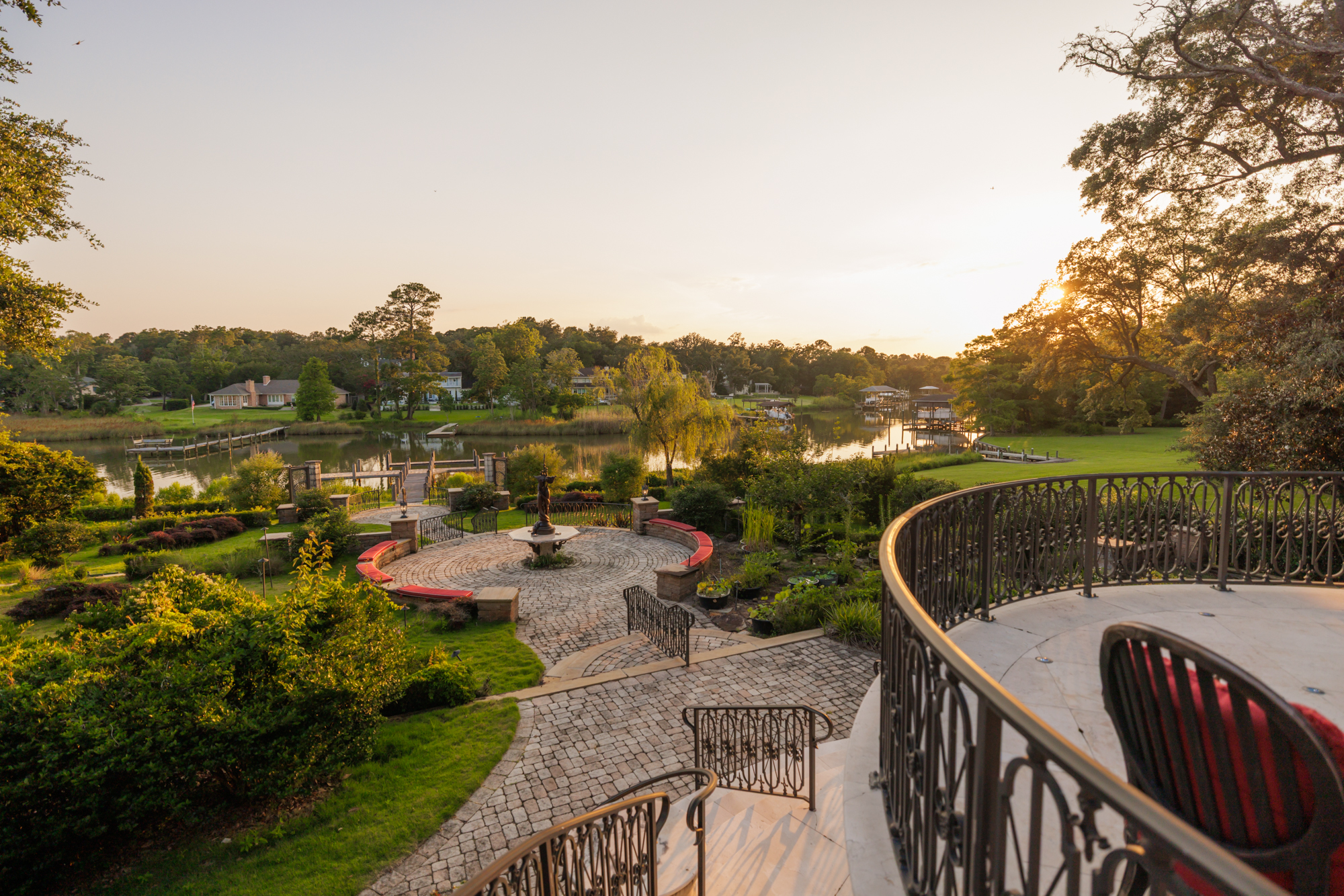 Timeless Tanglewood on Bayou Texar - 物件實景