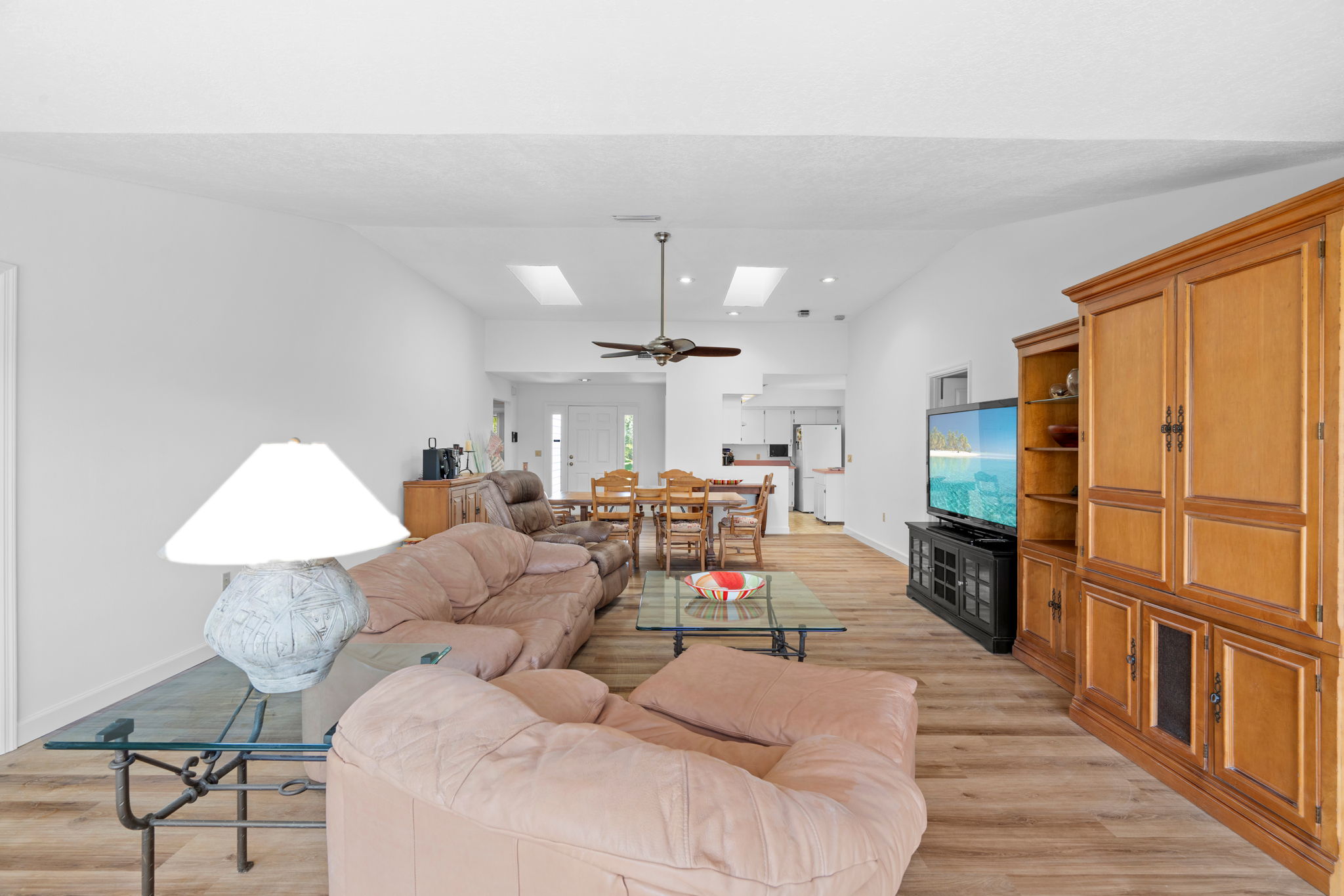 Tarpon Springs, Florida, 34689, United States, 3 Bedrooms Bedrooms, ,2 BathroomsBathrooms,Residential,For Sale,1976239