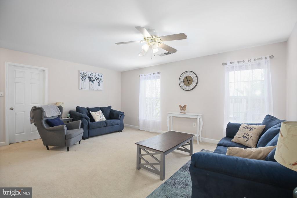 Fredericksburg, Virginia, 22406, United States, 4 Bedrooms Bedrooms, ,3 BathroomsBathrooms,Residential,For Sale,1934657