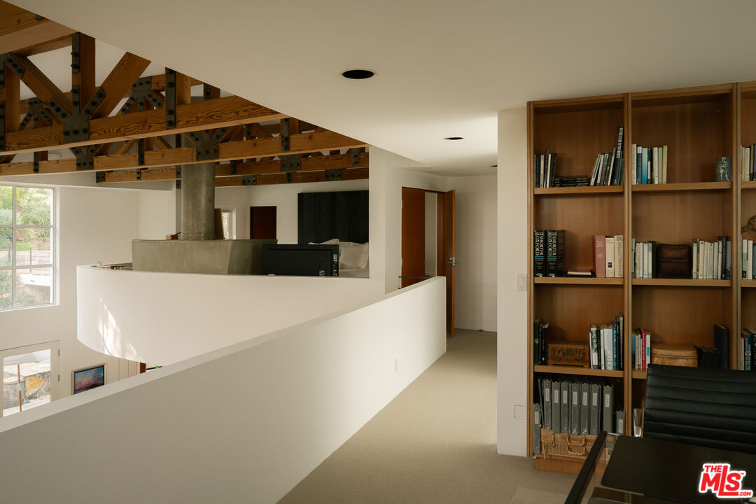 Los Angeles, California, 90049, United States, 4 Bedrooms Bedrooms, ,5 BathroomsBathrooms,Residential,For Sale,1882752
