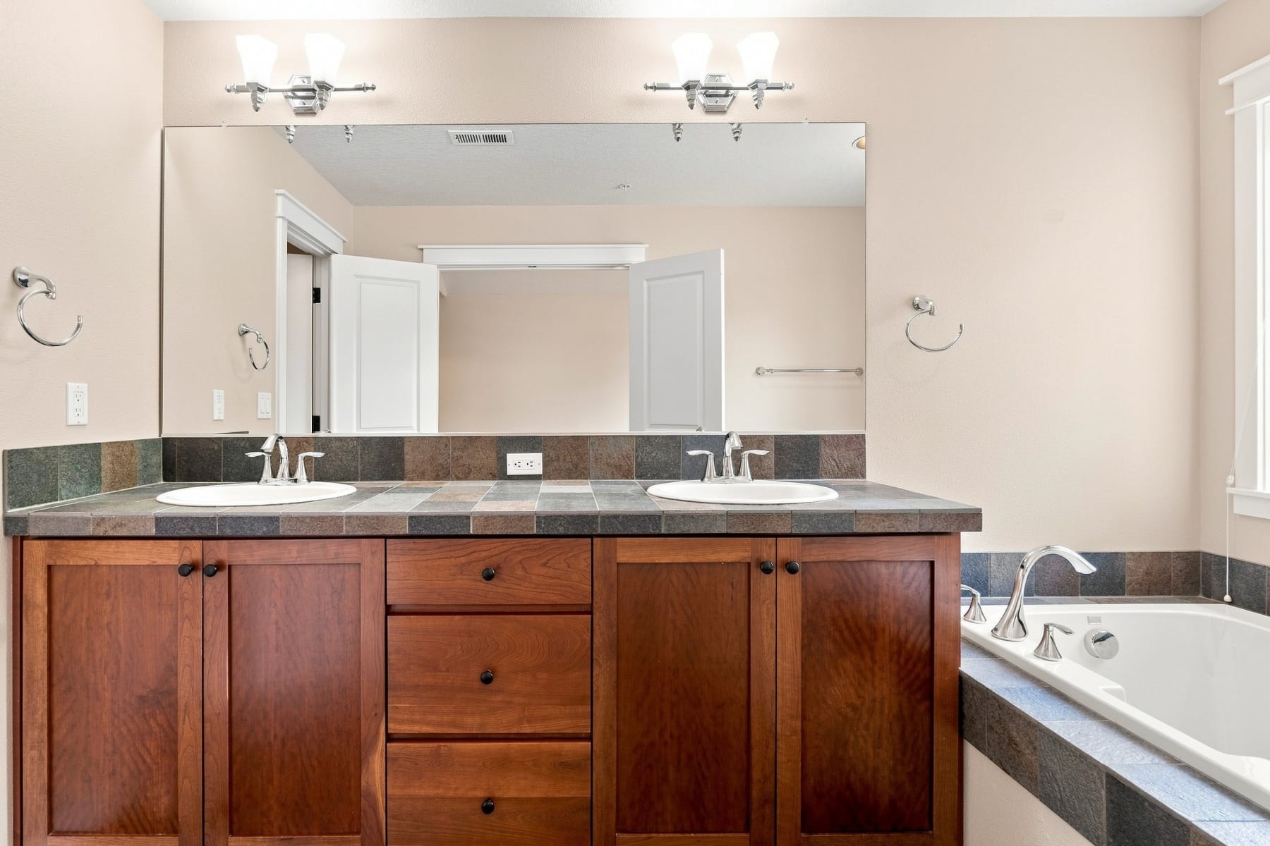  29101 SW VILLEBOIS DR Wilsonville, OR 97070 - 物件實景