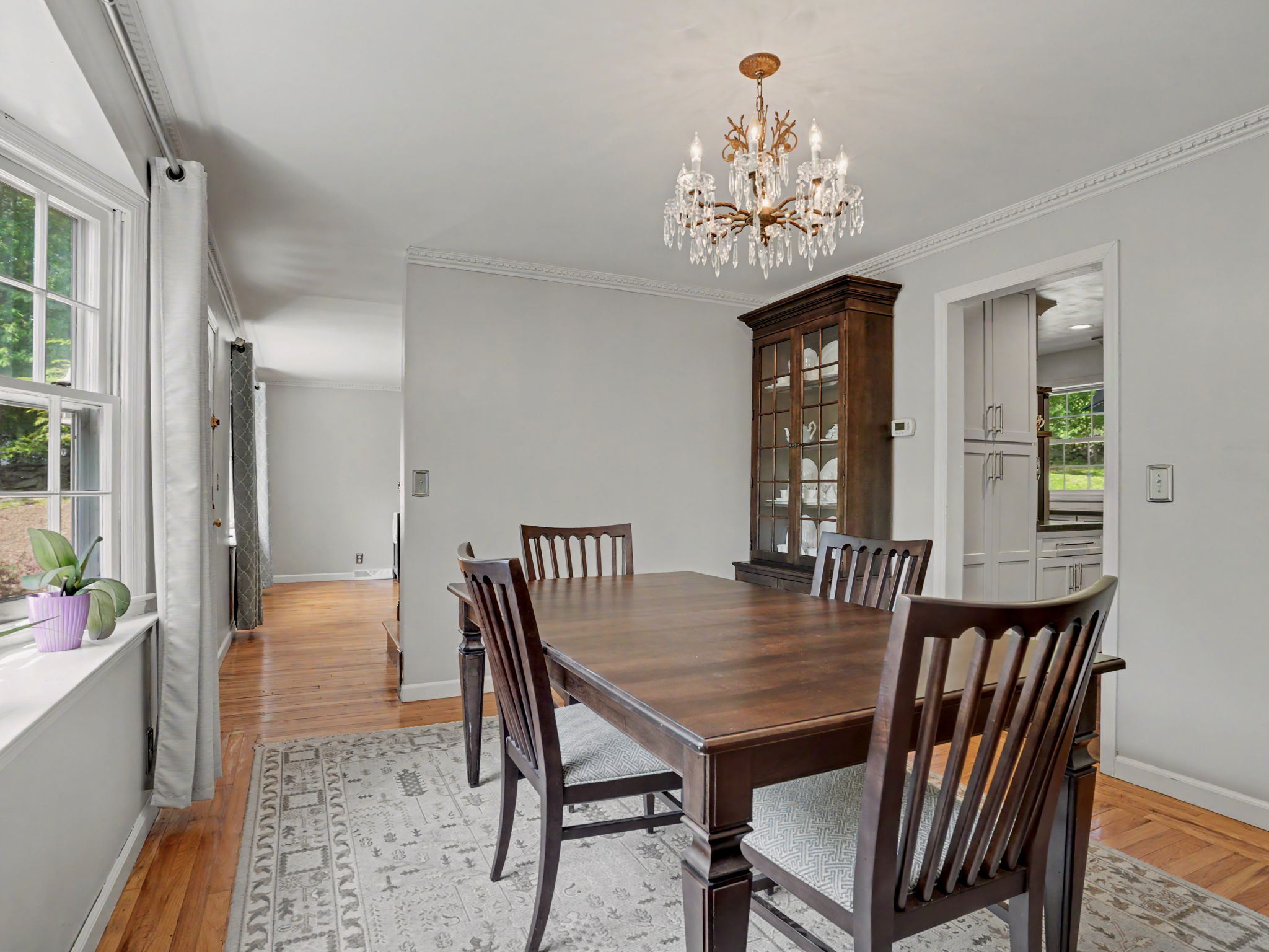  Hilltop Lake Hills Oasis with Renovated Chef