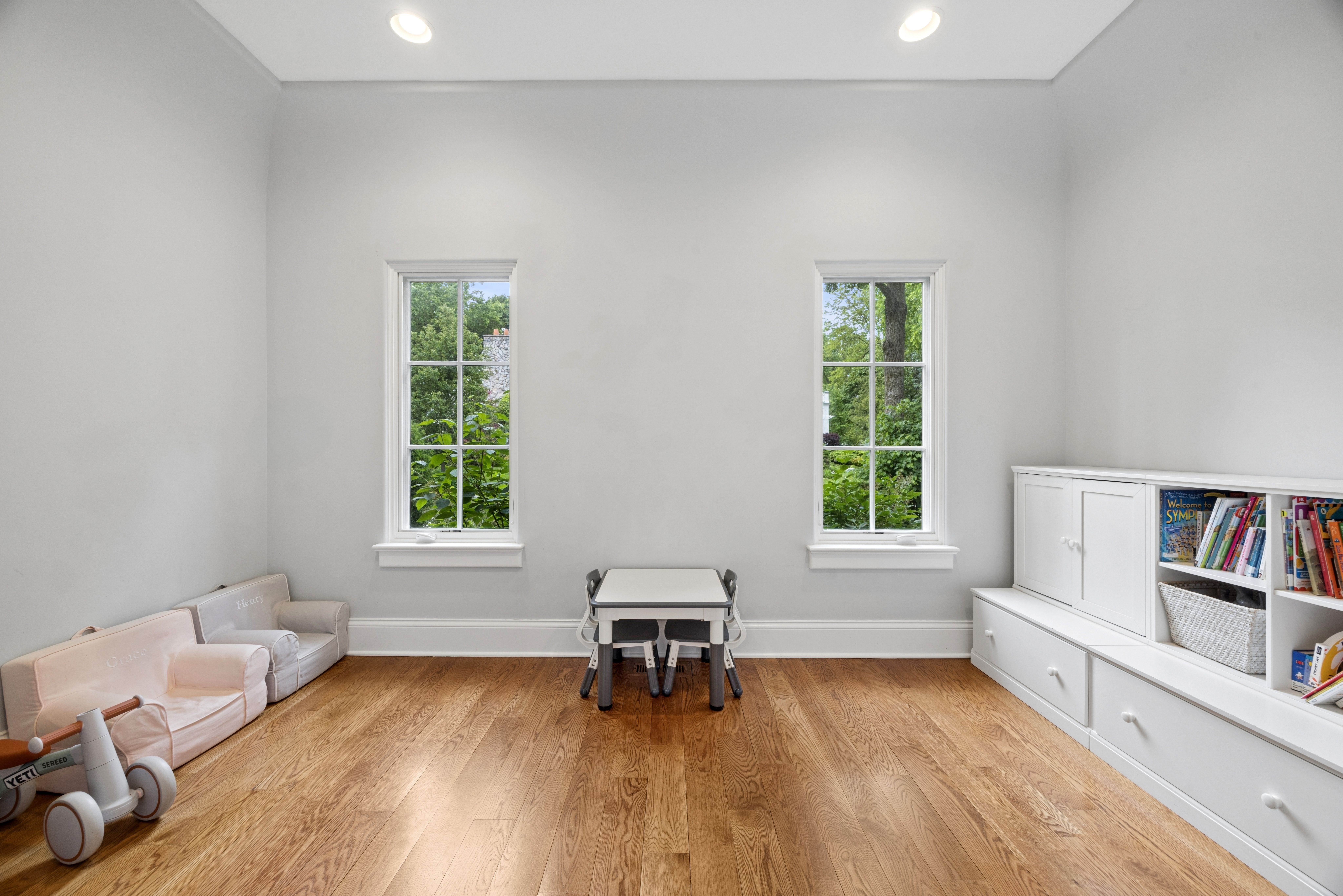  Timeless Architectural Detail with Warm, Inviting Living Spaces - 物件實景